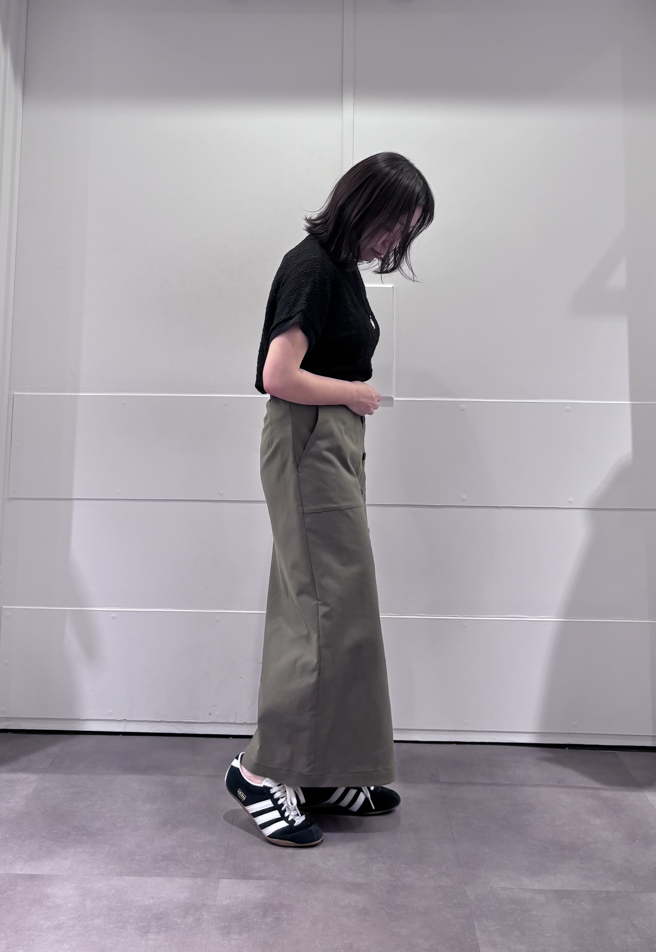 TOKOさんの「UNTITLED｜【接触冷感/UVカット/吸水速乾/遮熱】ツイルボタンディティールスカート」を使ったコーディネート
