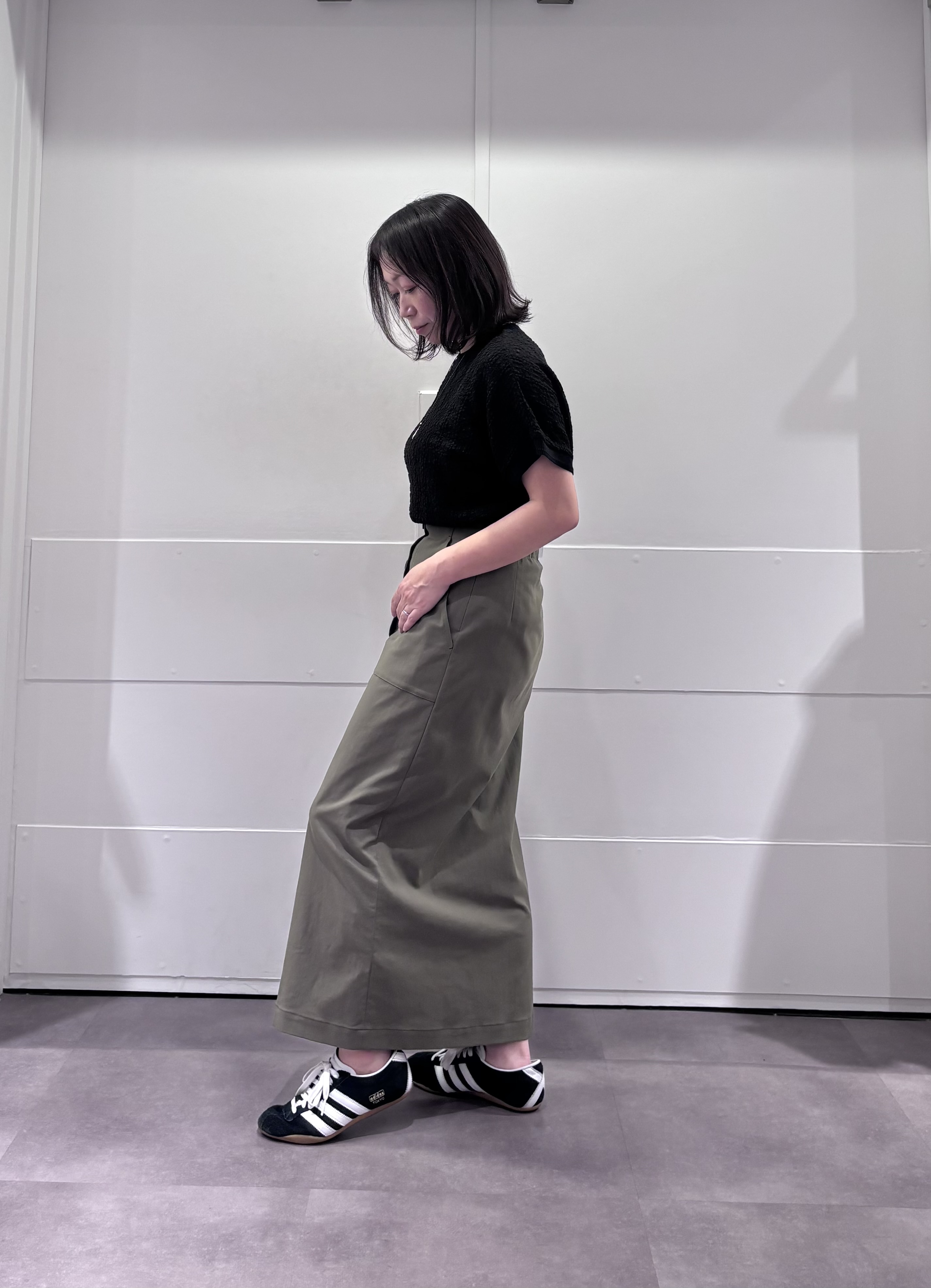 TOKOさんの「UNTITLED｜【接触冷感/UVカット/吸水速乾/遮熱】ツイルボタンディティールスカート」を使ったコーディネート