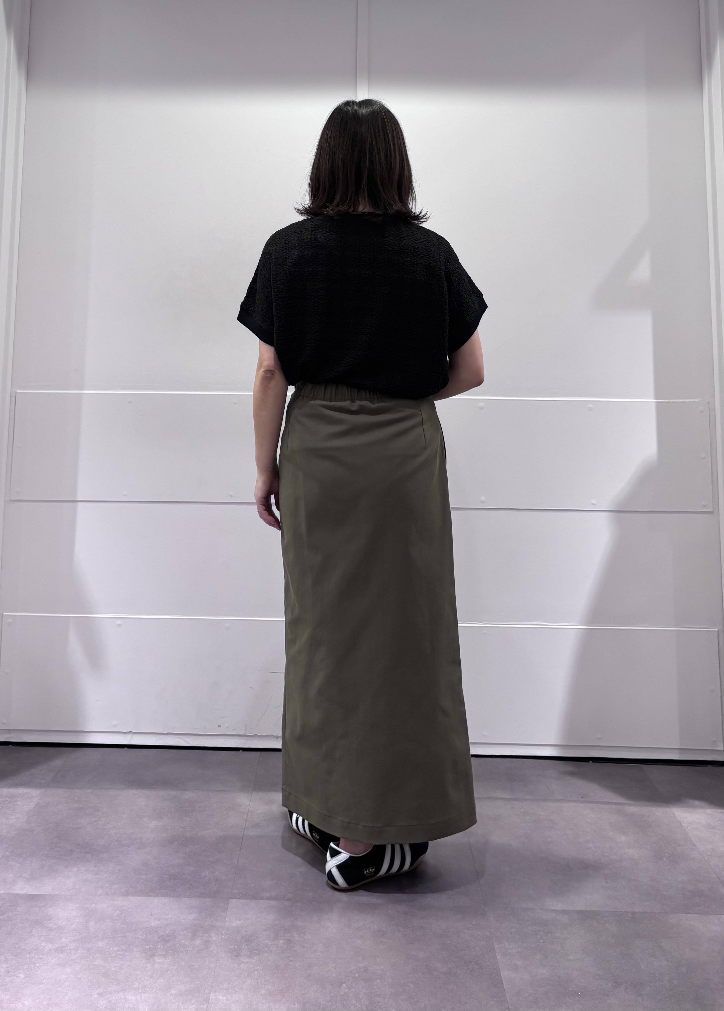 TOKOさんの「UNTITLED｜【接触冷感/UVカット/吸水速乾/遮熱】ツイルボタンディティールスカート」を使ったコーディネート