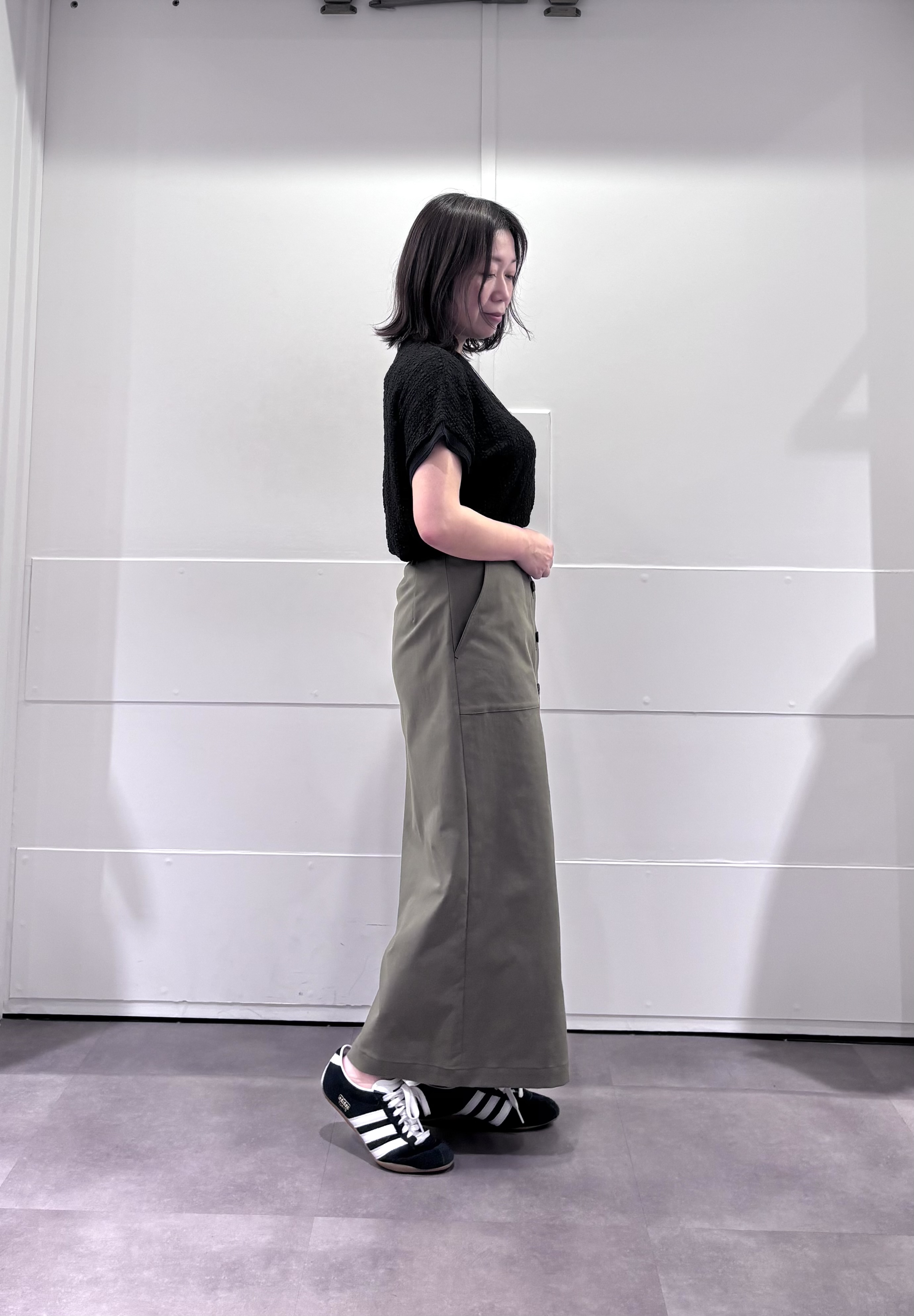 TOKOさんの「UNTITLED｜【接触冷感/UVカット/吸水速乾/遮熱】ツイルボタンディティールスカート」を使ったコーディネート