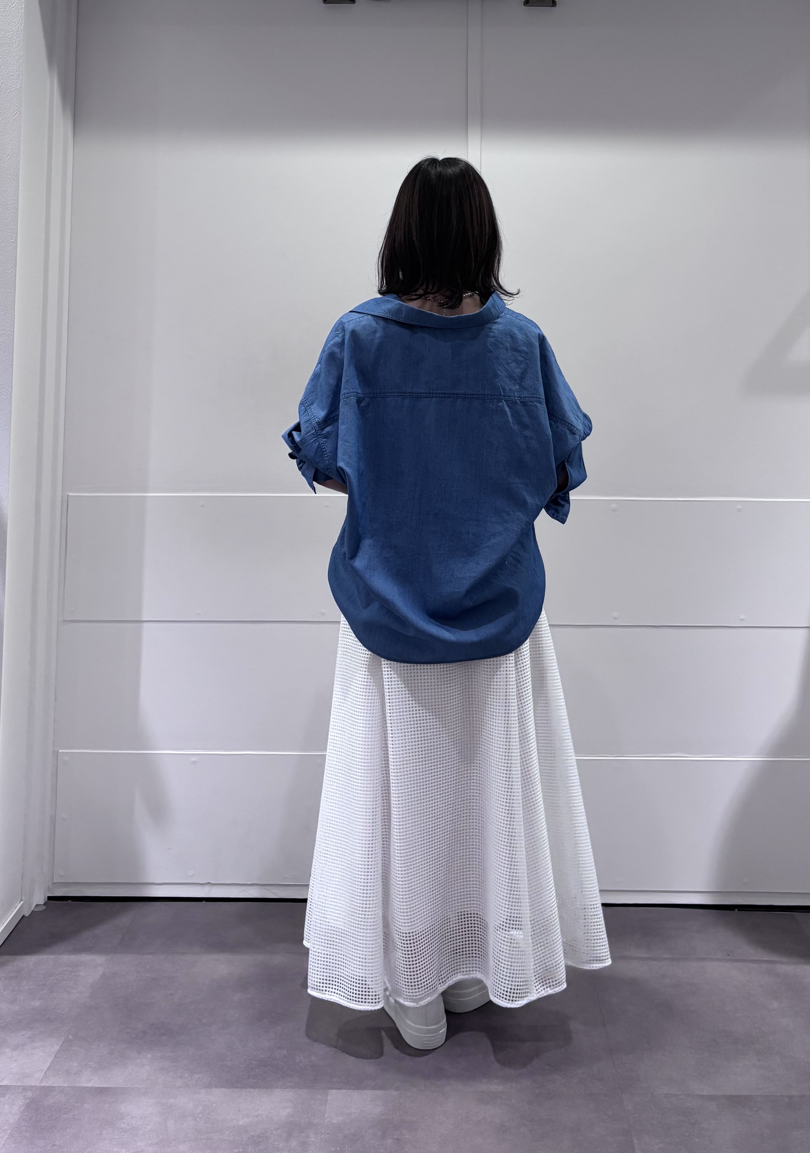 TOKOさんの「UNTITLED｜◆【コットン100%/洗える】エアリーデニムシャツ」を使ったコーディネート