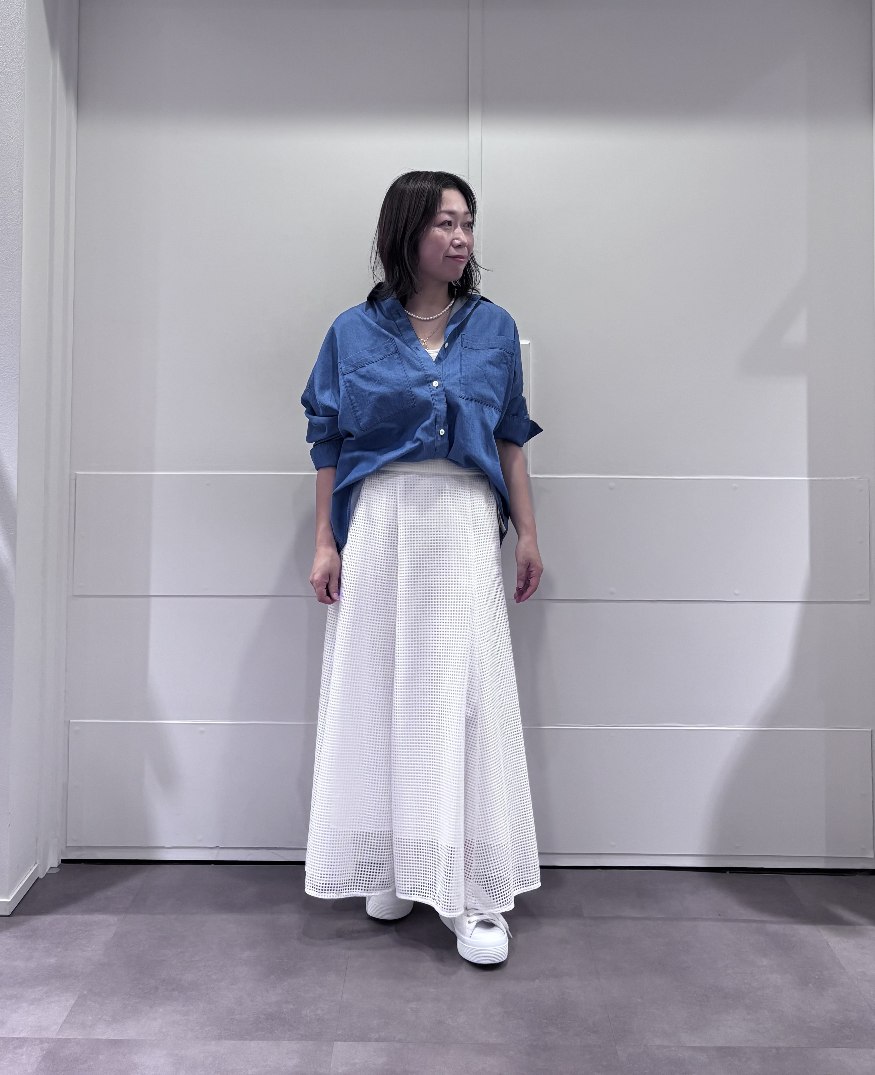 TOKOさんの「UNTITLED｜◆【コットン100%/洗える】エアリーデニムシャツ」を使ったコーディネート