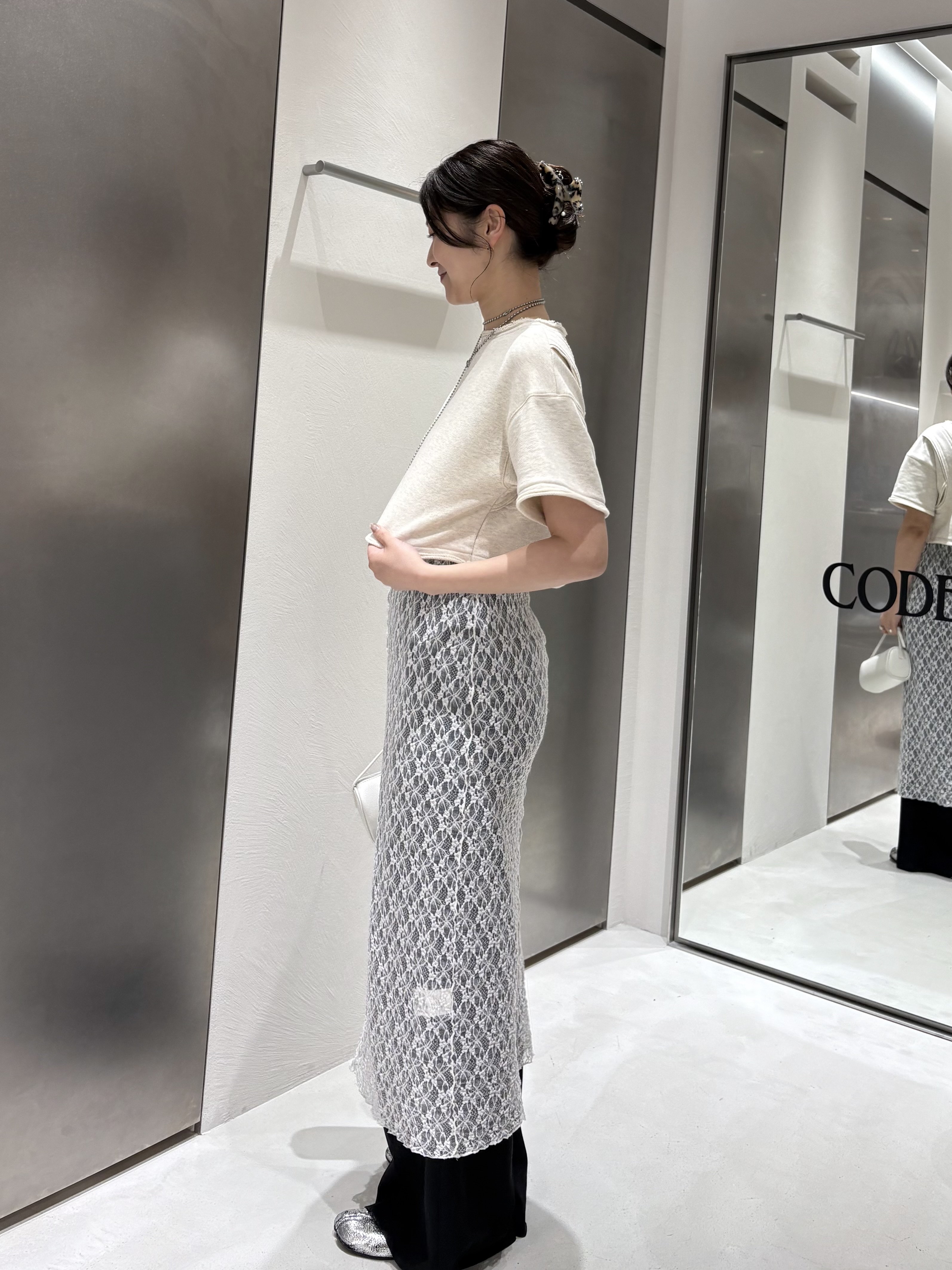 iwamiさんの「CODE A｜back open half－sleeve sweat」を使ったコーディネート