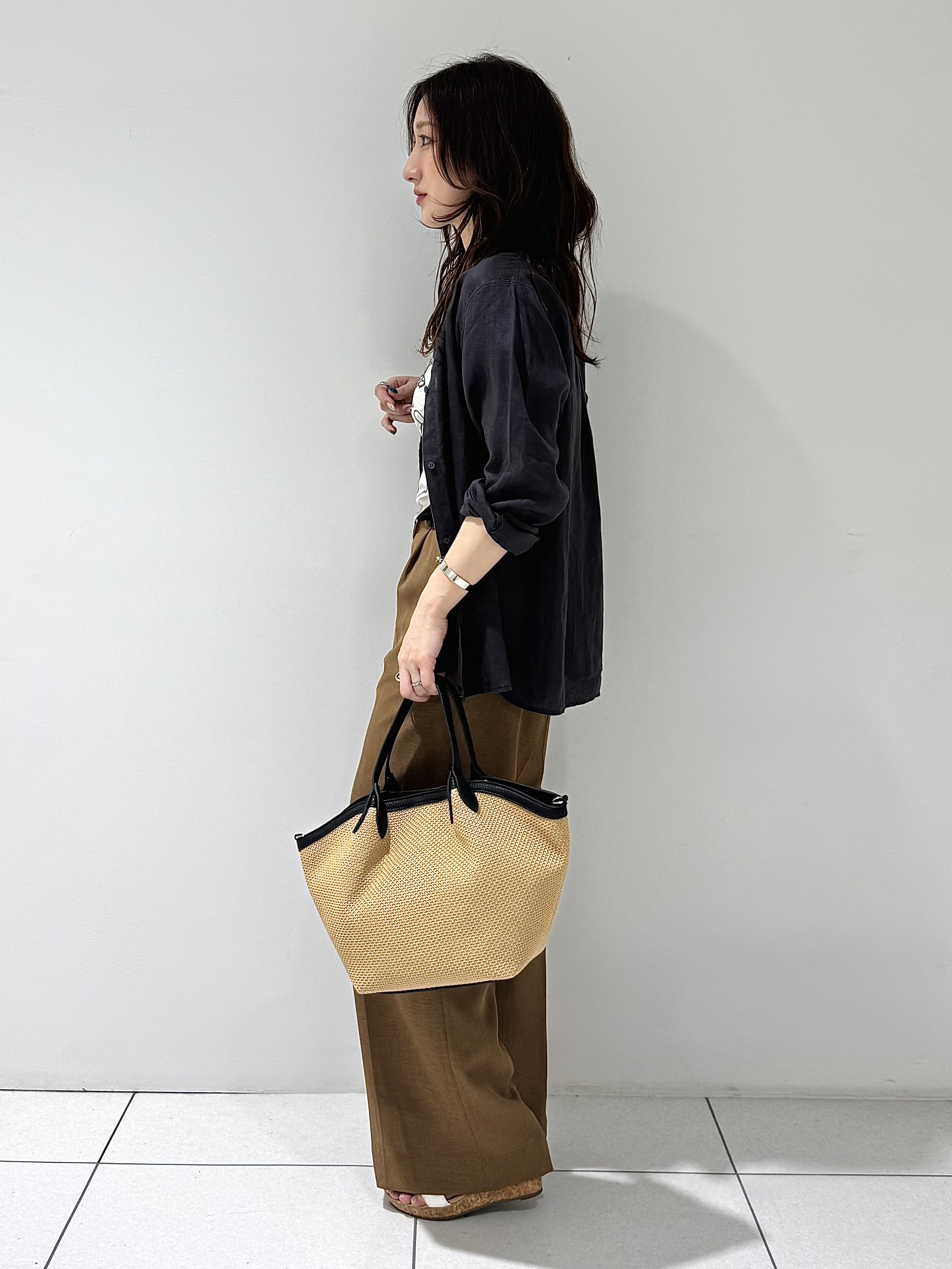 そんさんの「INDIVI｜【接触冷感／2WAY】カシュクールリネンシャツ」を使ったコーディネート