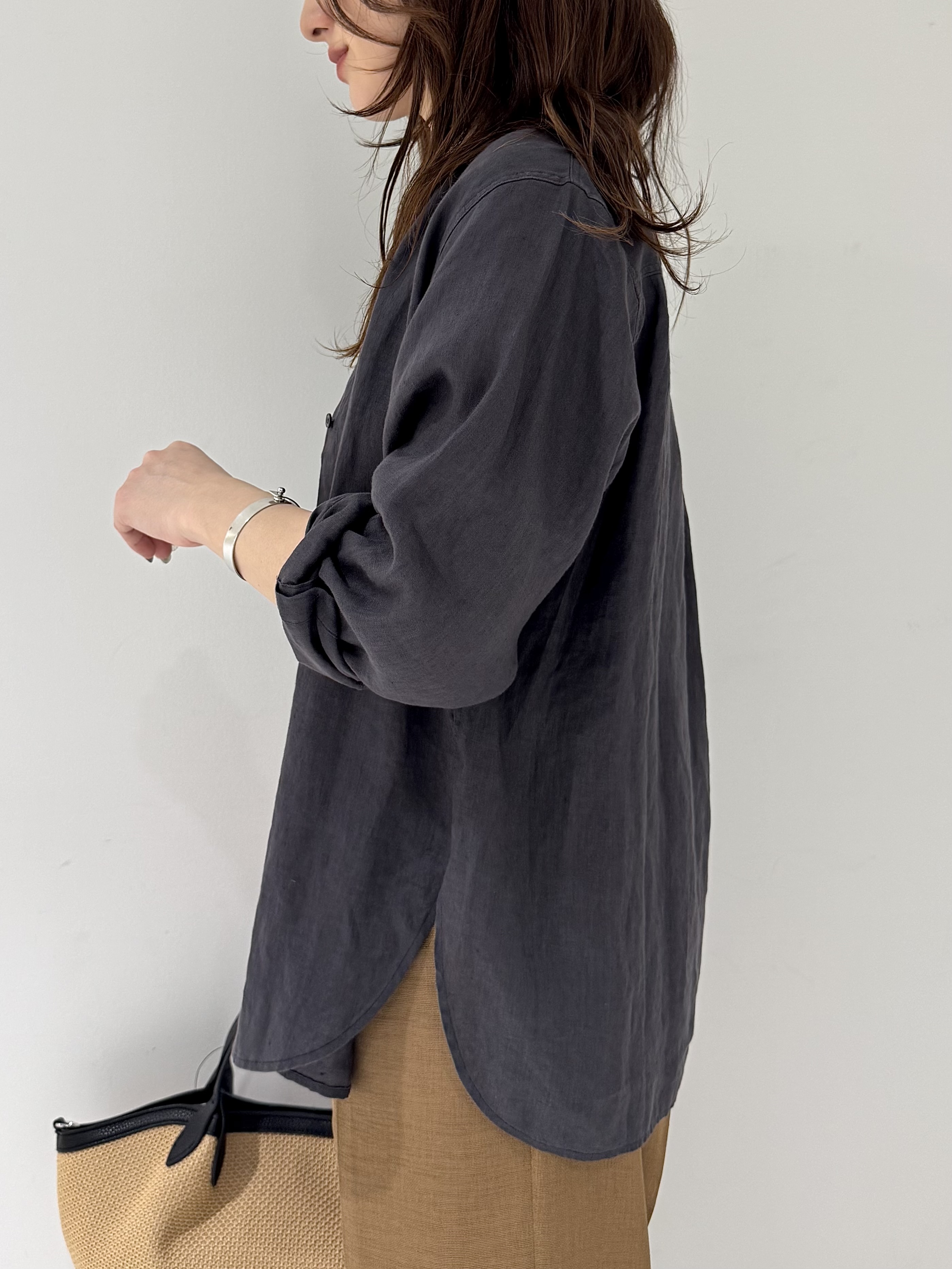 そんさんの「INDIVI｜【接触冷感／2WAY】カシュクールリネンシャツ」を使ったコーディネート