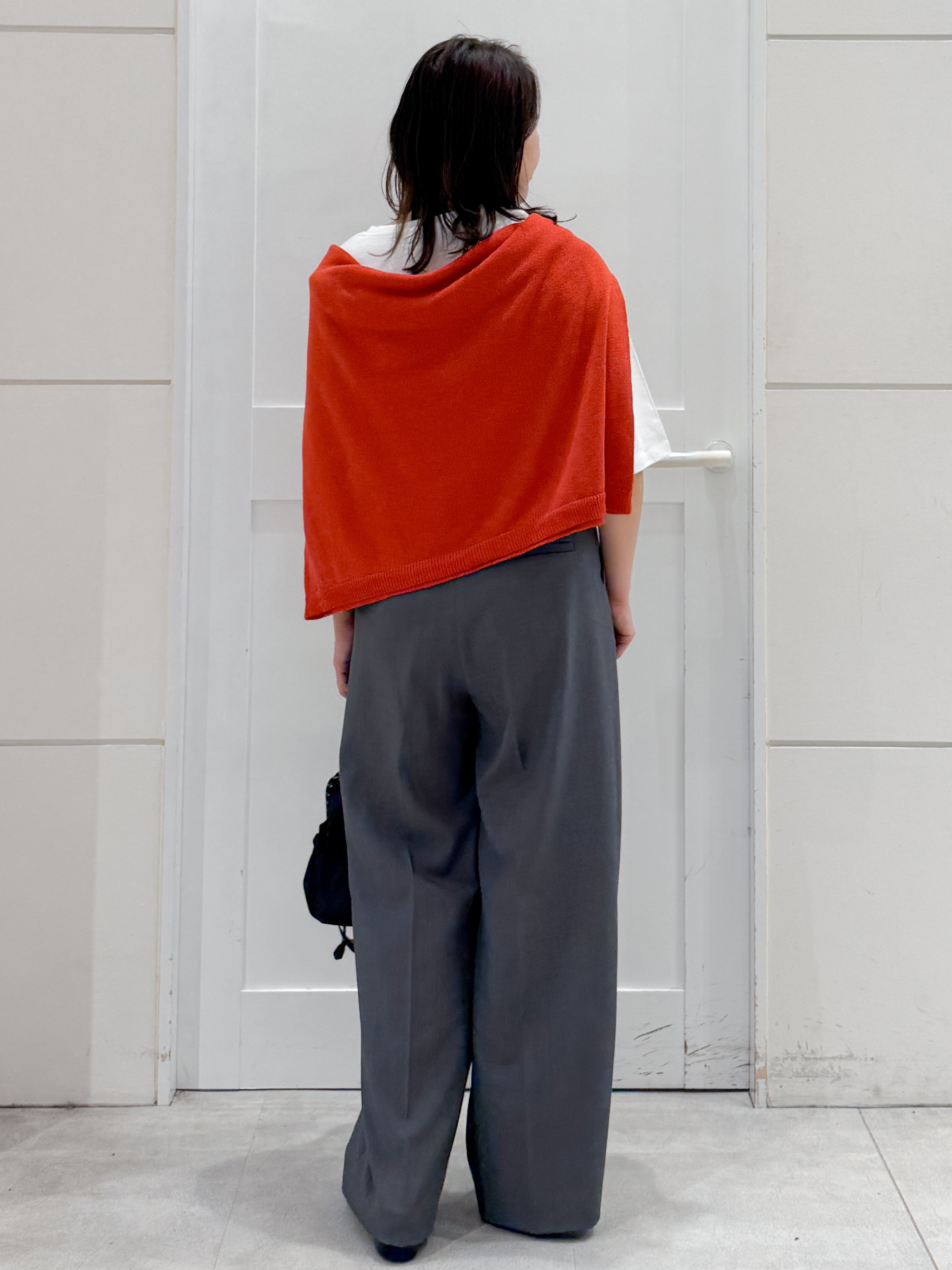 yuka.aさんの「OPAQUE.CLIP｜リラクシーロゴプリントTシャツ【洗濯機OK】」を使ったコーディネート