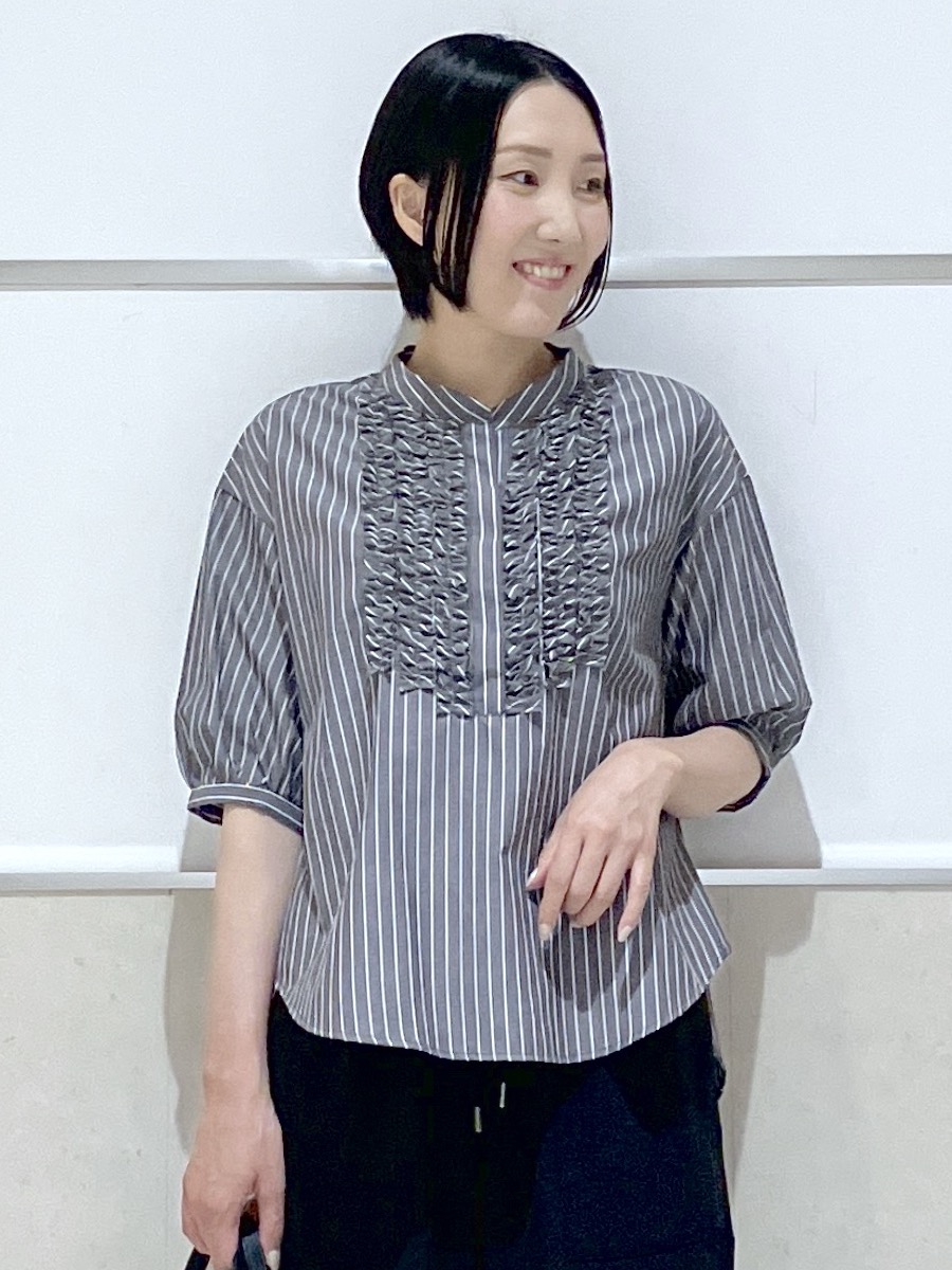 eriko さんの「Dessin｜【着映え/洗える】フロントフリル五分袖ブラウス」を使ったコーディネート