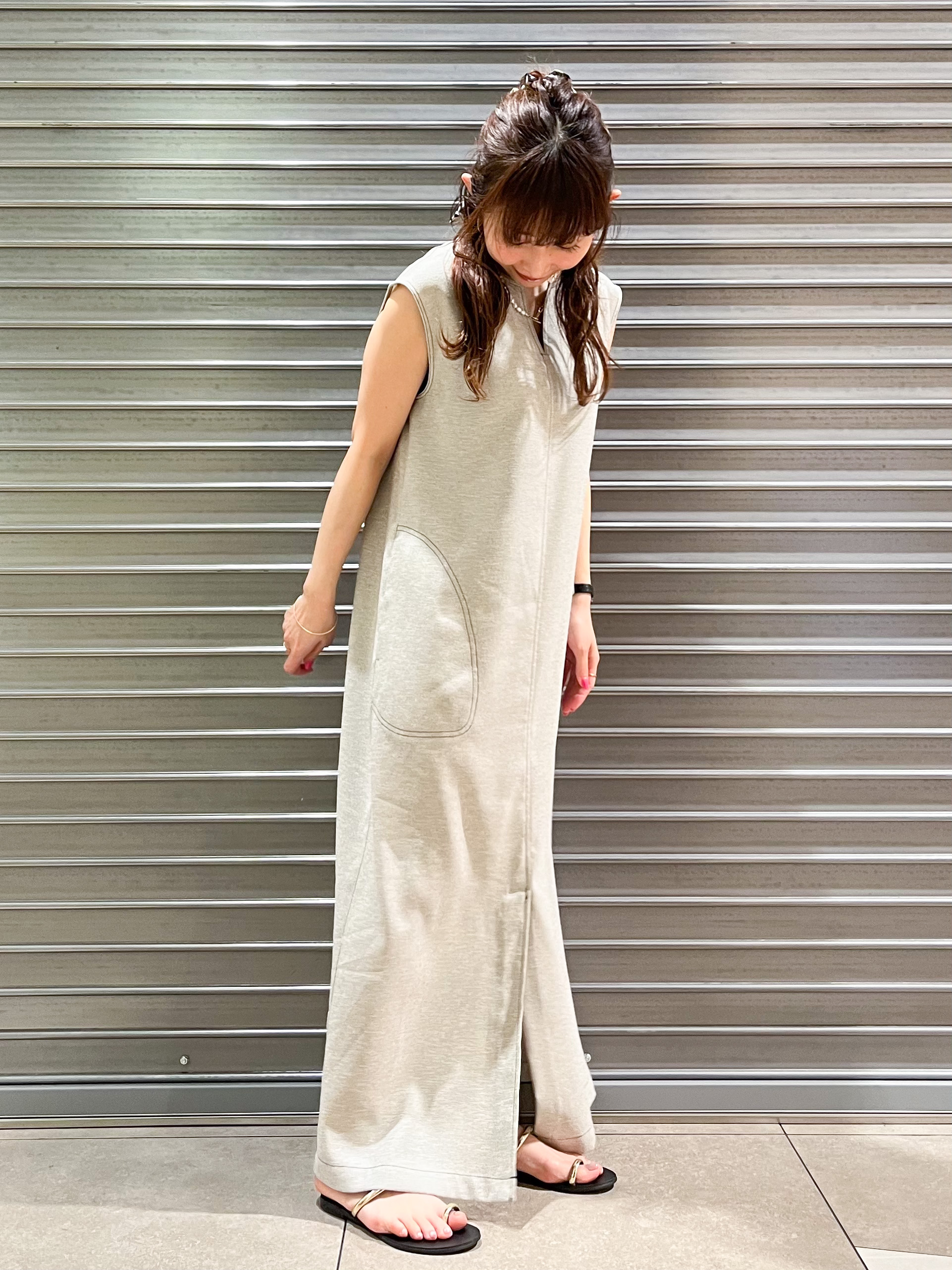 じゅんさんの「DRESSTERIOR｜【セットアップ可/UVカット/接触冷感/吸水速乾】ウォッシャブル Iラインワンピース」を使ったコーディネート