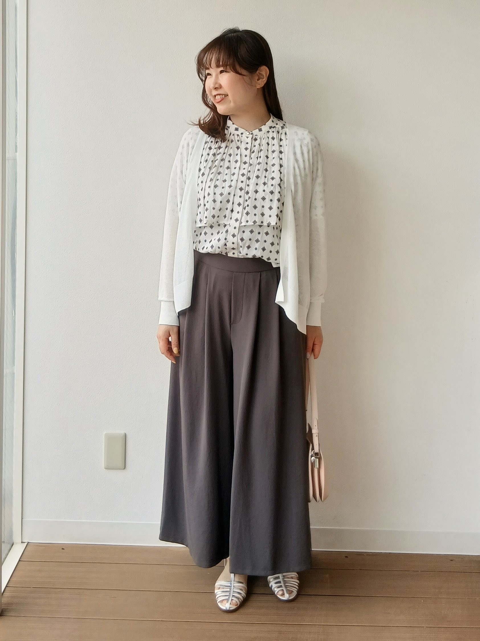 なみきさんの「UNTITLED｜【日除け・冷房対策に】コットンリネンカーディガン」を使ったコーディネート