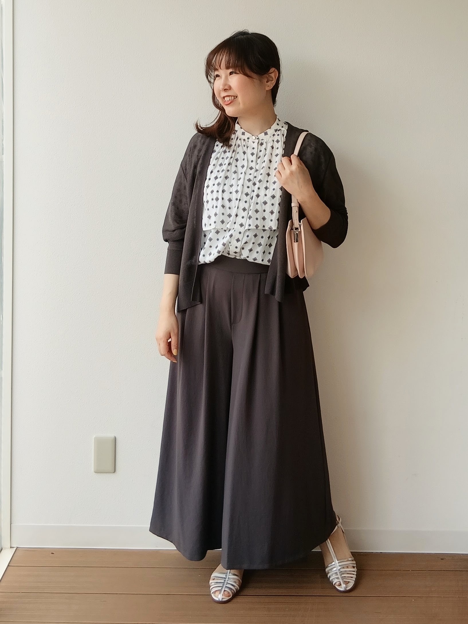 なみきさんの「UNTITLED｜【日除け・冷房対策に】コットンリネンカーディガン」を使ったコーディネート
