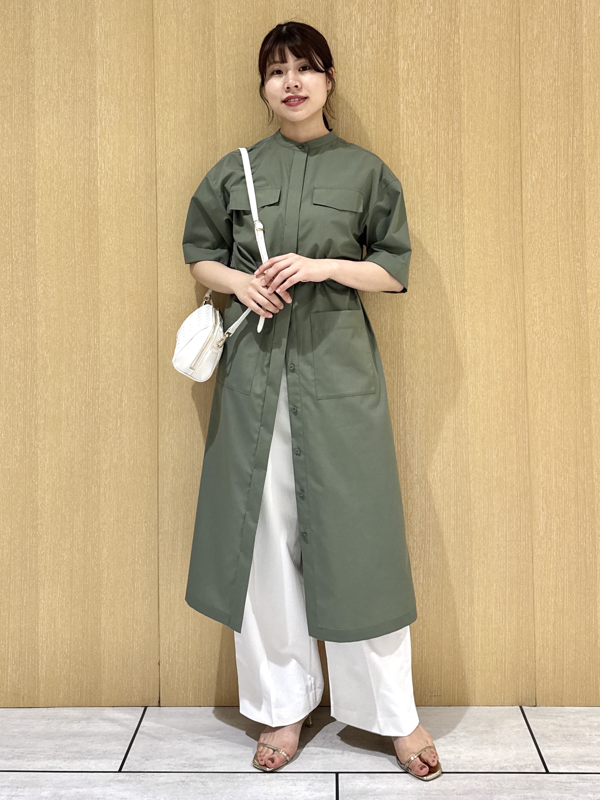 nanaさんの「UNTITLED｜◆【洗える/前開きボタン】シャンブレーシャツワンピース」を使ったコーディネート