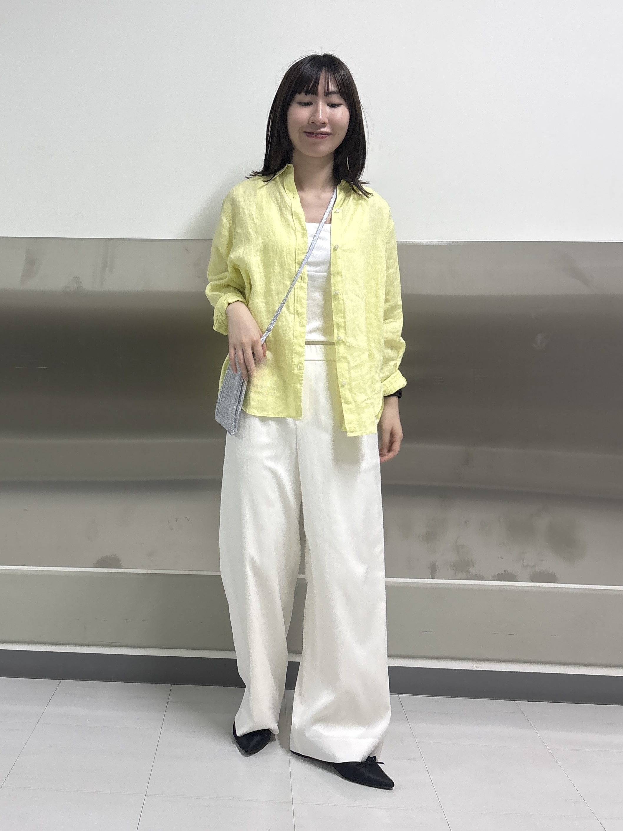 Yoshimiさんの「INDIVI｜【接触冷感／2WAY】カシュクールリネンシャツ」を使ったコーディネート