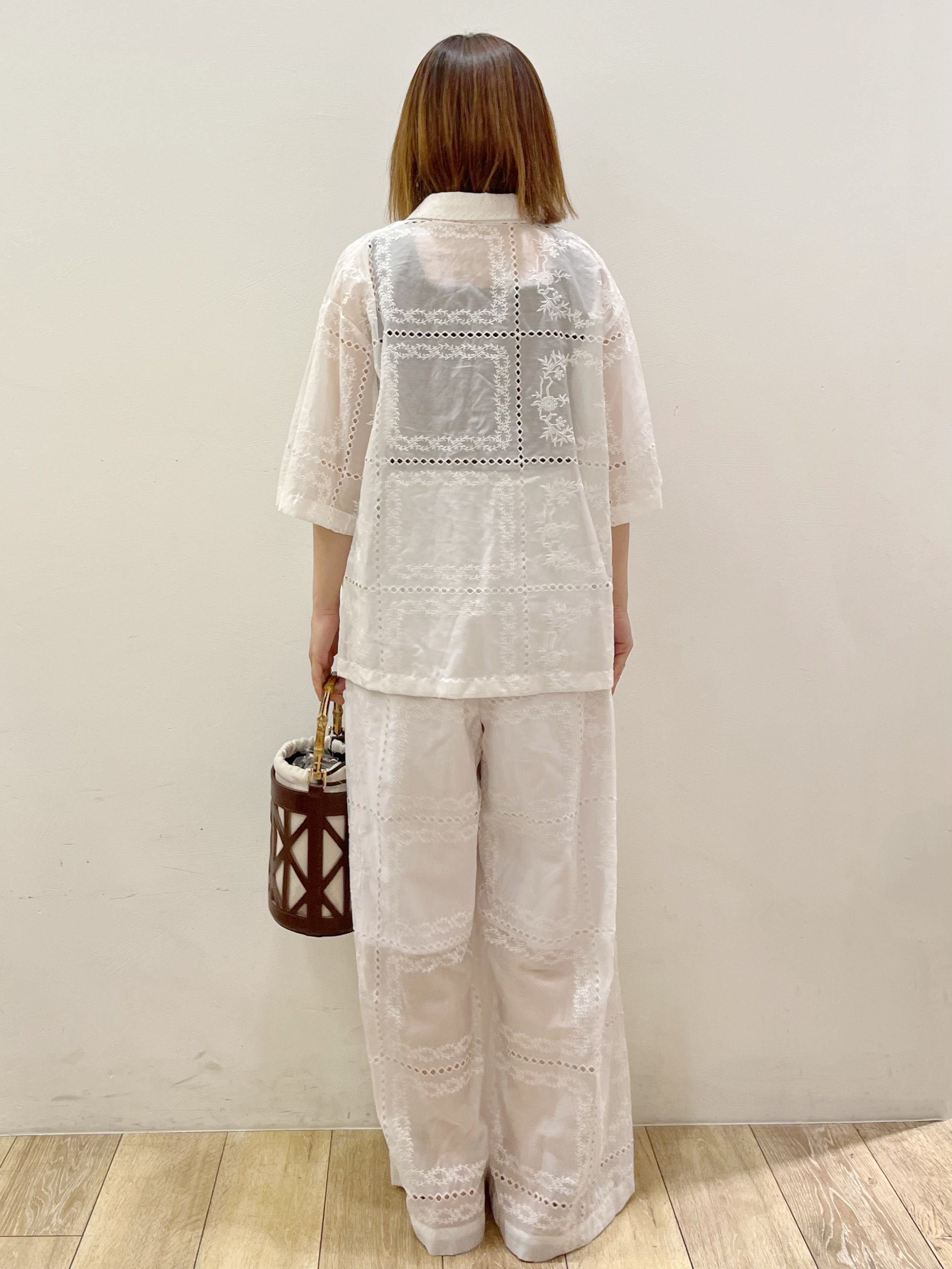 kcさんの「OPAQUE.CLIP｜刺繍ハーフスリーブシャツ／セットアップ対応可【洗濯機OK】」を使ったコーディネート