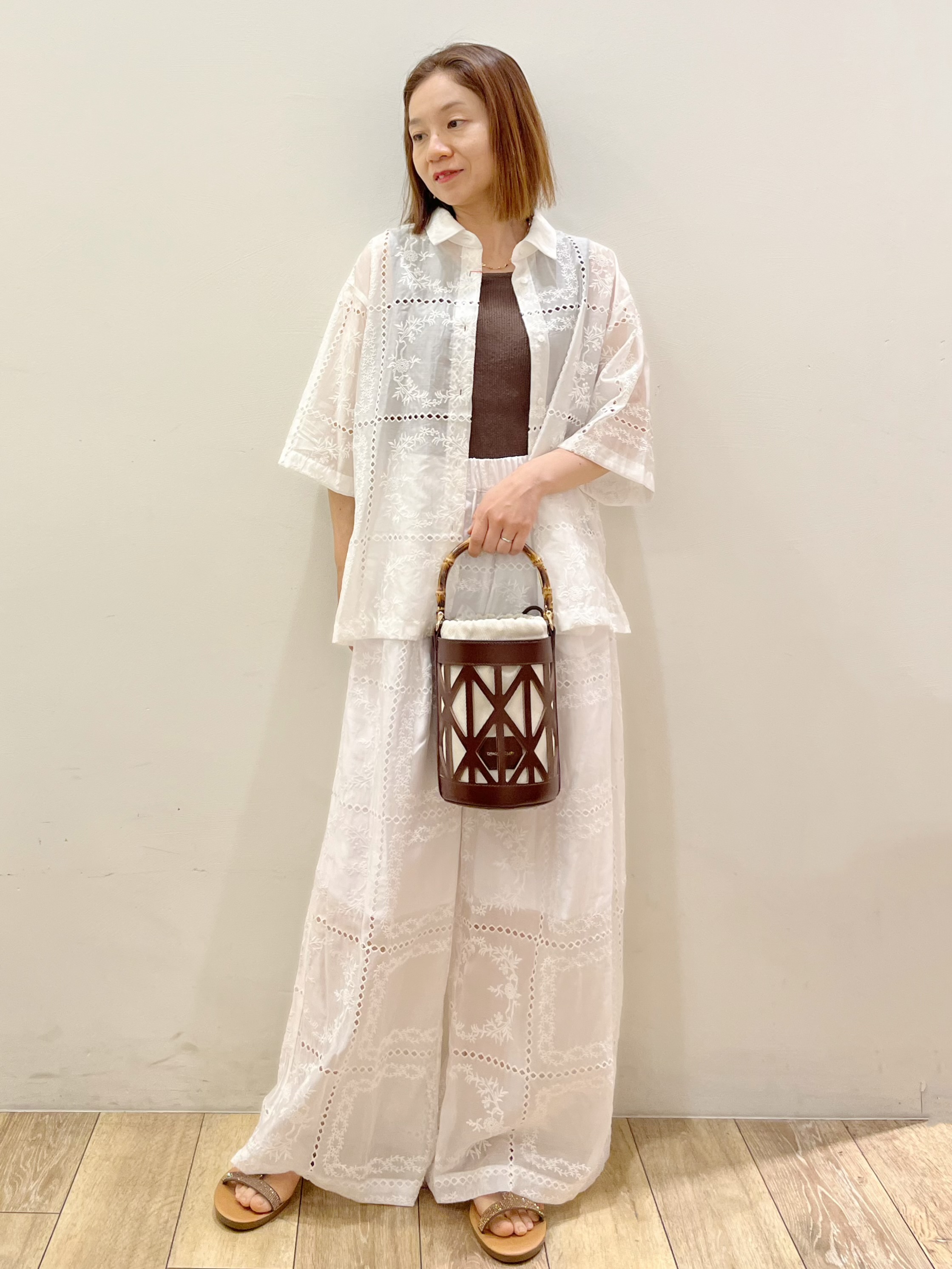 kcさんの「OPAQUE.CLIP｜刺繍ハーフスリーブシャツ／セットアップ対応可【洗濯機OK】」を使ったコーディネート