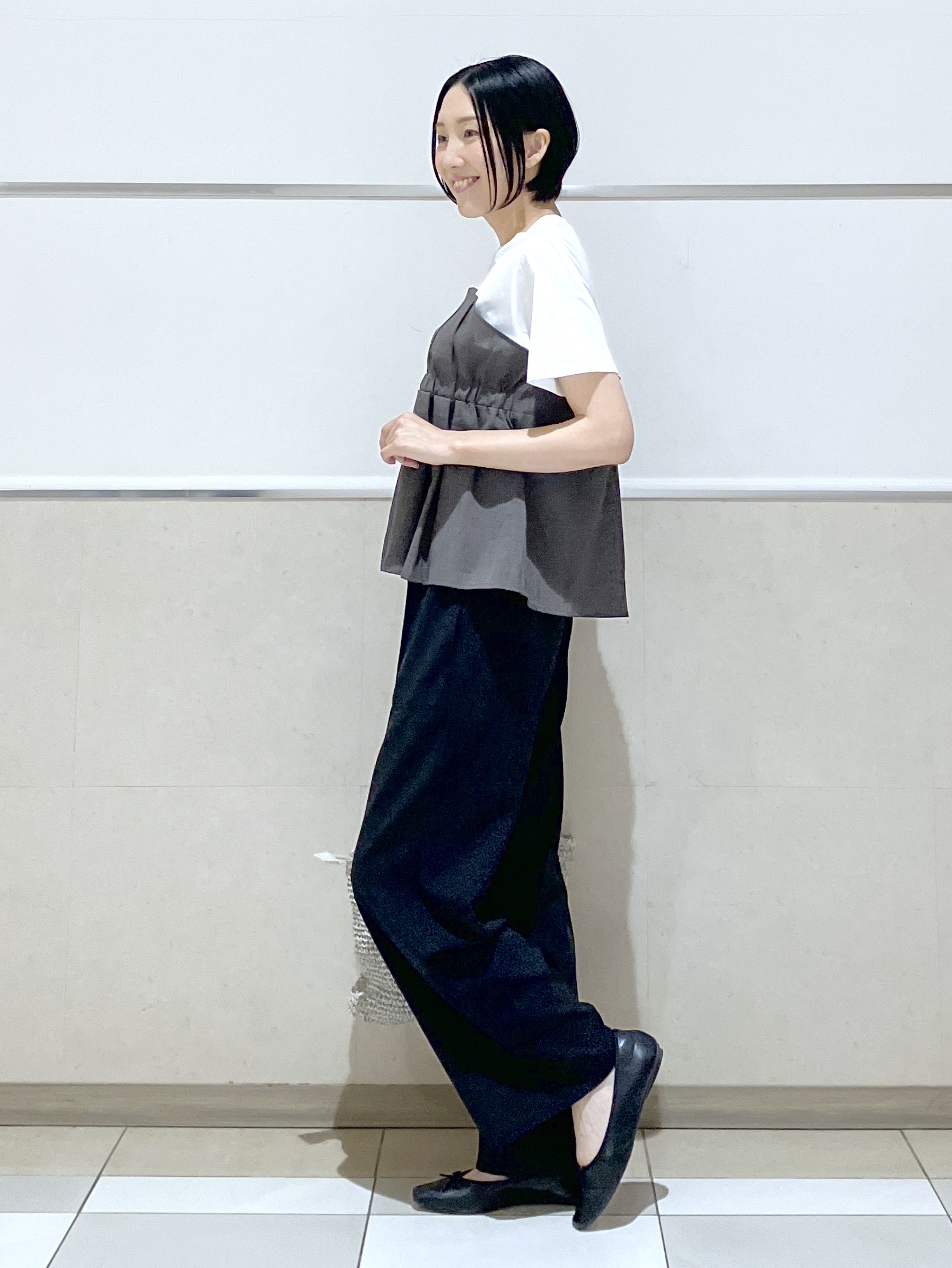eriko さんの「Dessin｜【セットアップ可/UVカット/洗える】ビスチェドッキングTシャツ」を使ったコーディネート
