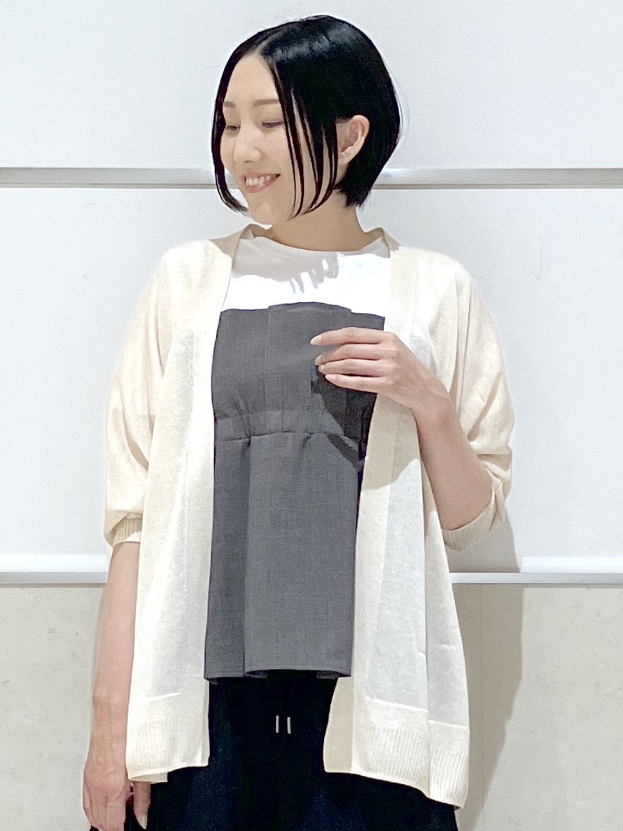 eriko さんの「Dessin｜【セットアップ可/UVカット/洗える】ビスチェドッキングTシャツ」を使ったコーディネート