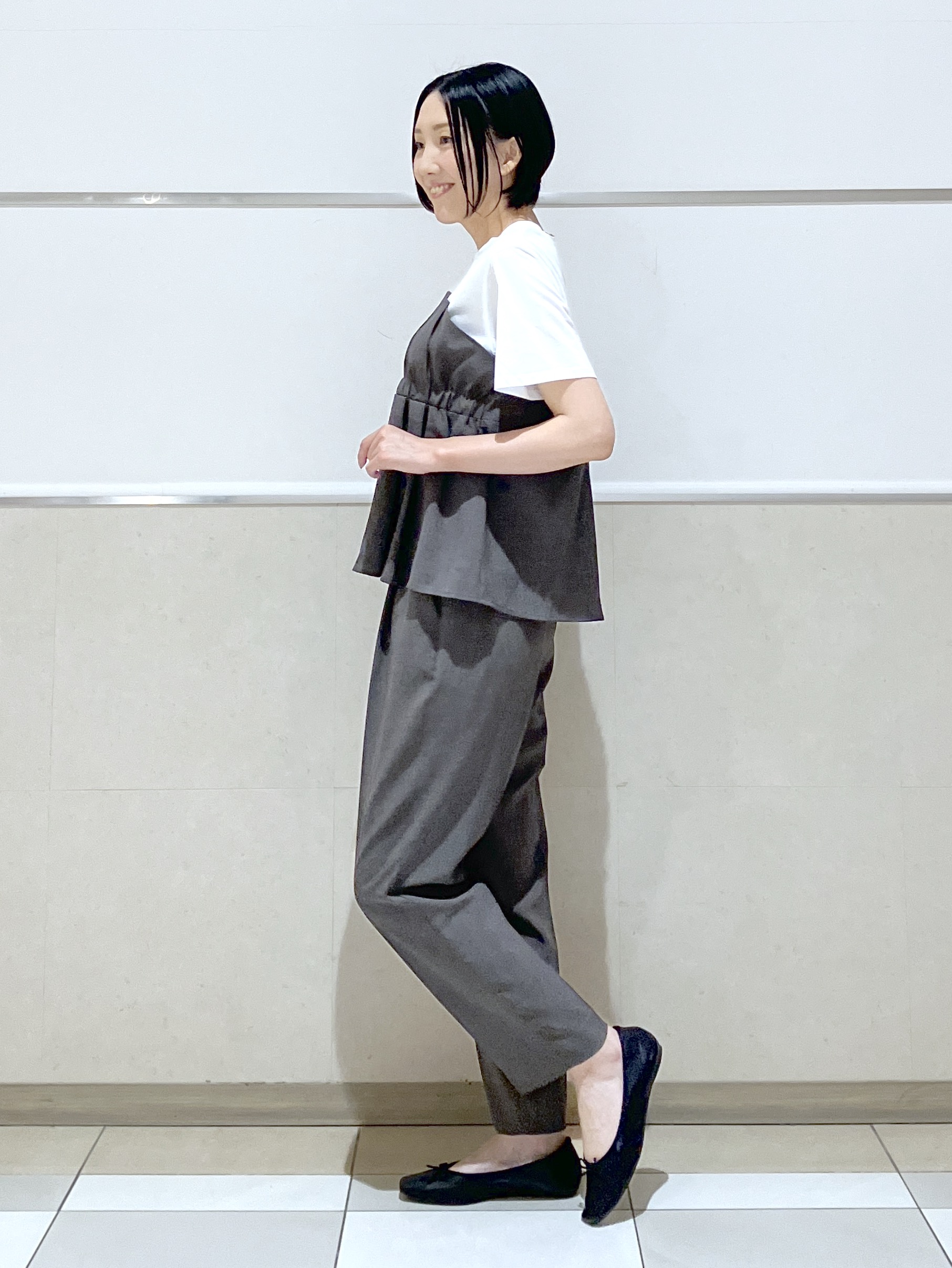 eriko さんの「Dessin｜【セットアップ可/UVカット/洗える】ビスチェドッキングTシャツ」を使ったコーディネート