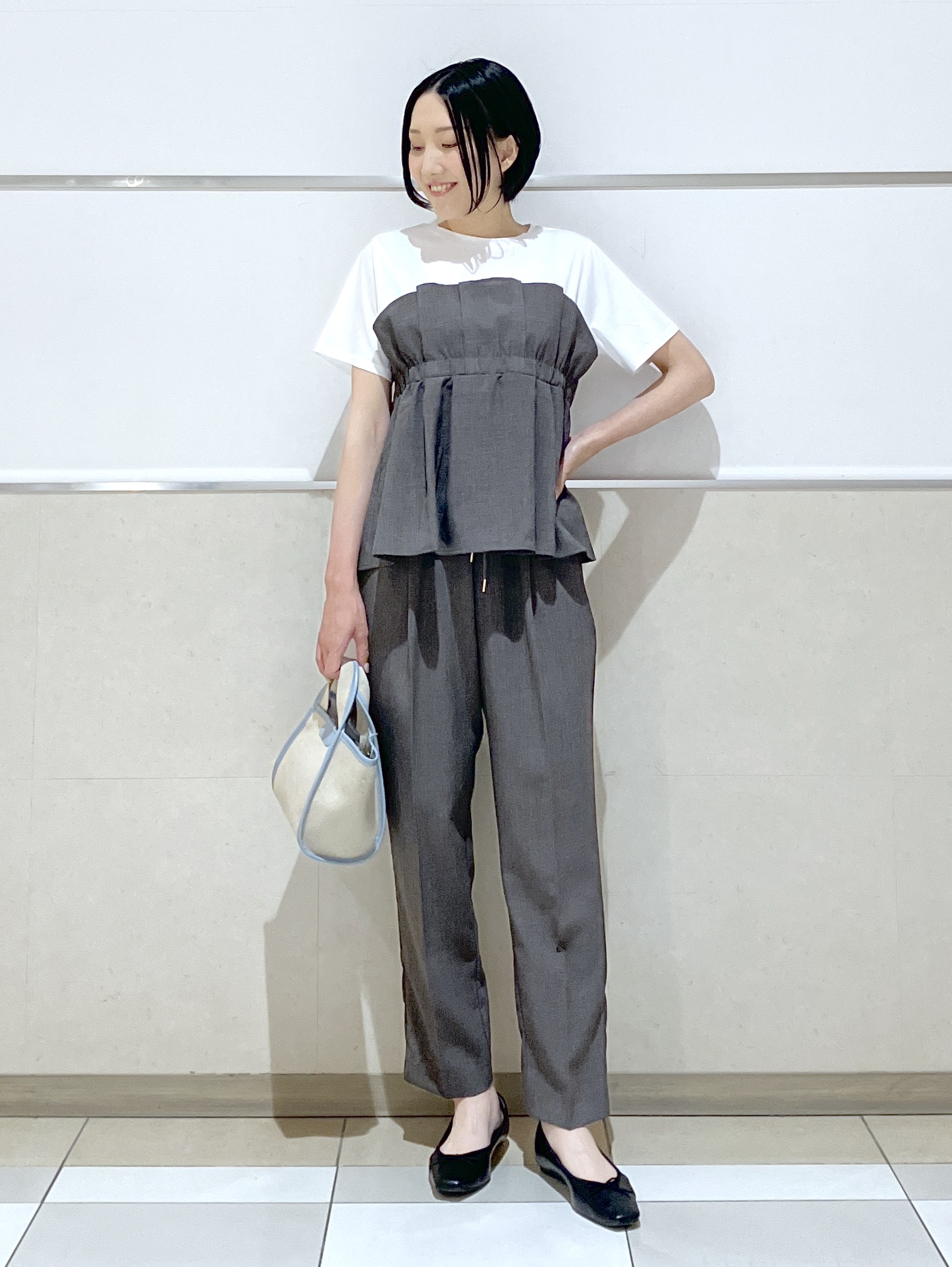 eriko さんの「Dessin｜【セットアップ可/UVカット/洗える】ビスチェドッキングTシャツ」を使ったコーディネート