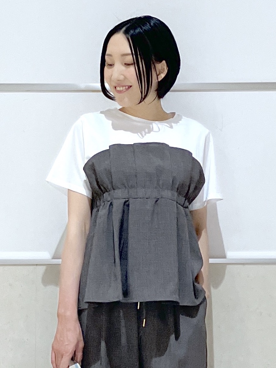 eriko さんの「Dessin｜【セットアップ可/UVカット/洗える】ビスチェドッキングTシャツ」を使ったコーディネート