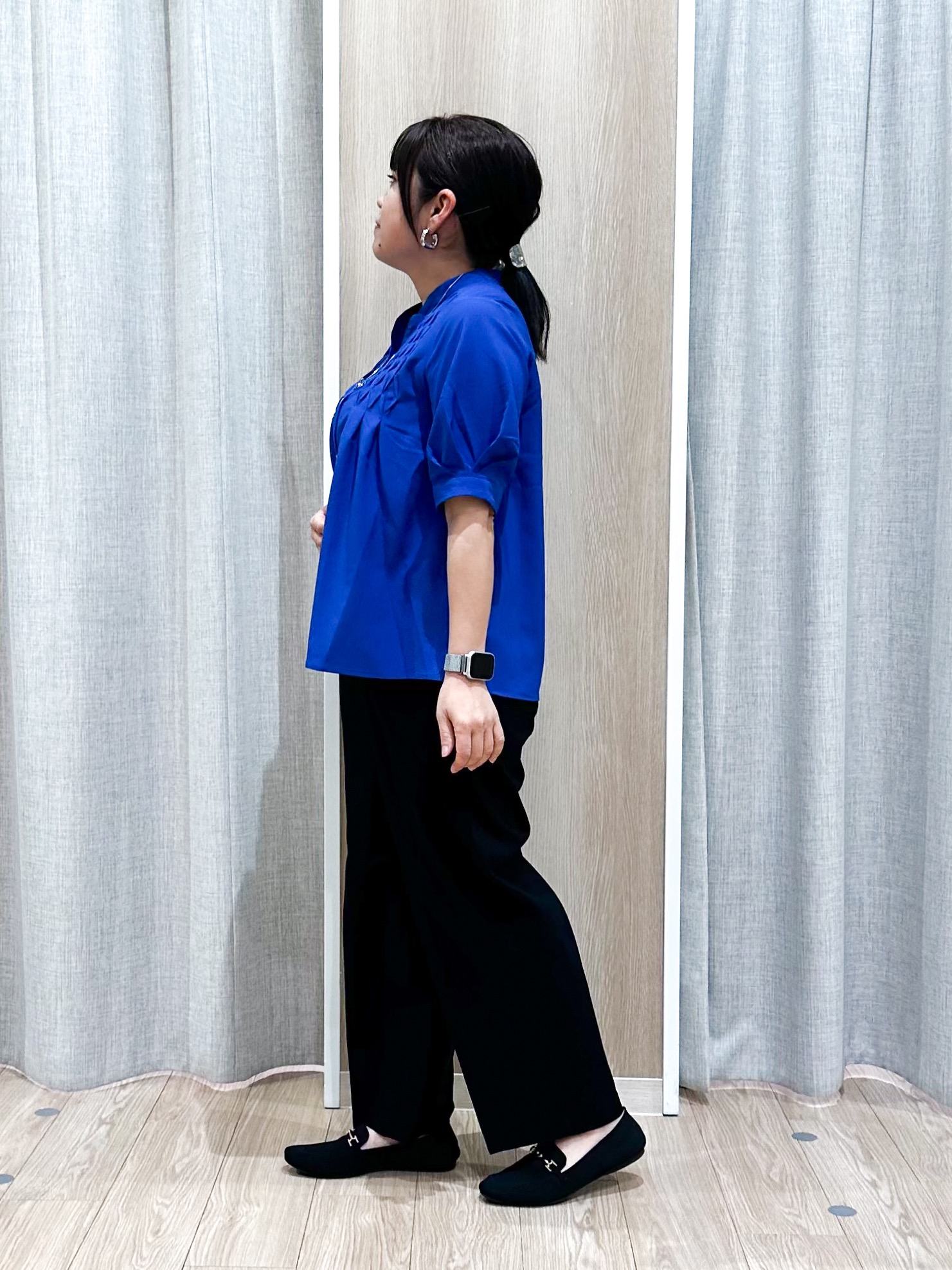naoさんの「grove｜【貴島明日香さん着用/体型カバー】ON・OFF使えるスモッキングタックブラウス」を使ったコーディネート