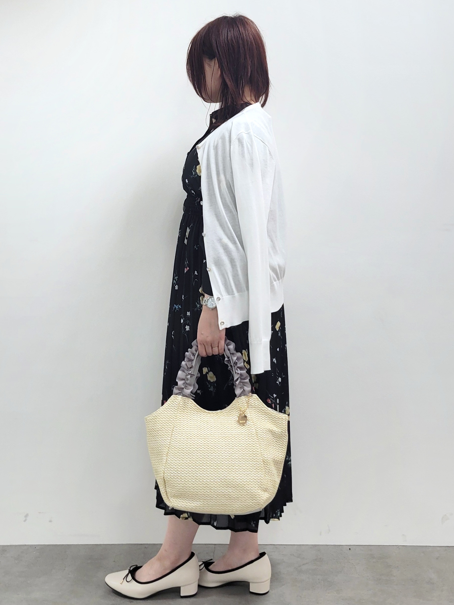kinaさんの「index｜【接触冷感】ビジューボタンカーディガン《抗ピリング／洗濯機OK》」を使ったコーディネート