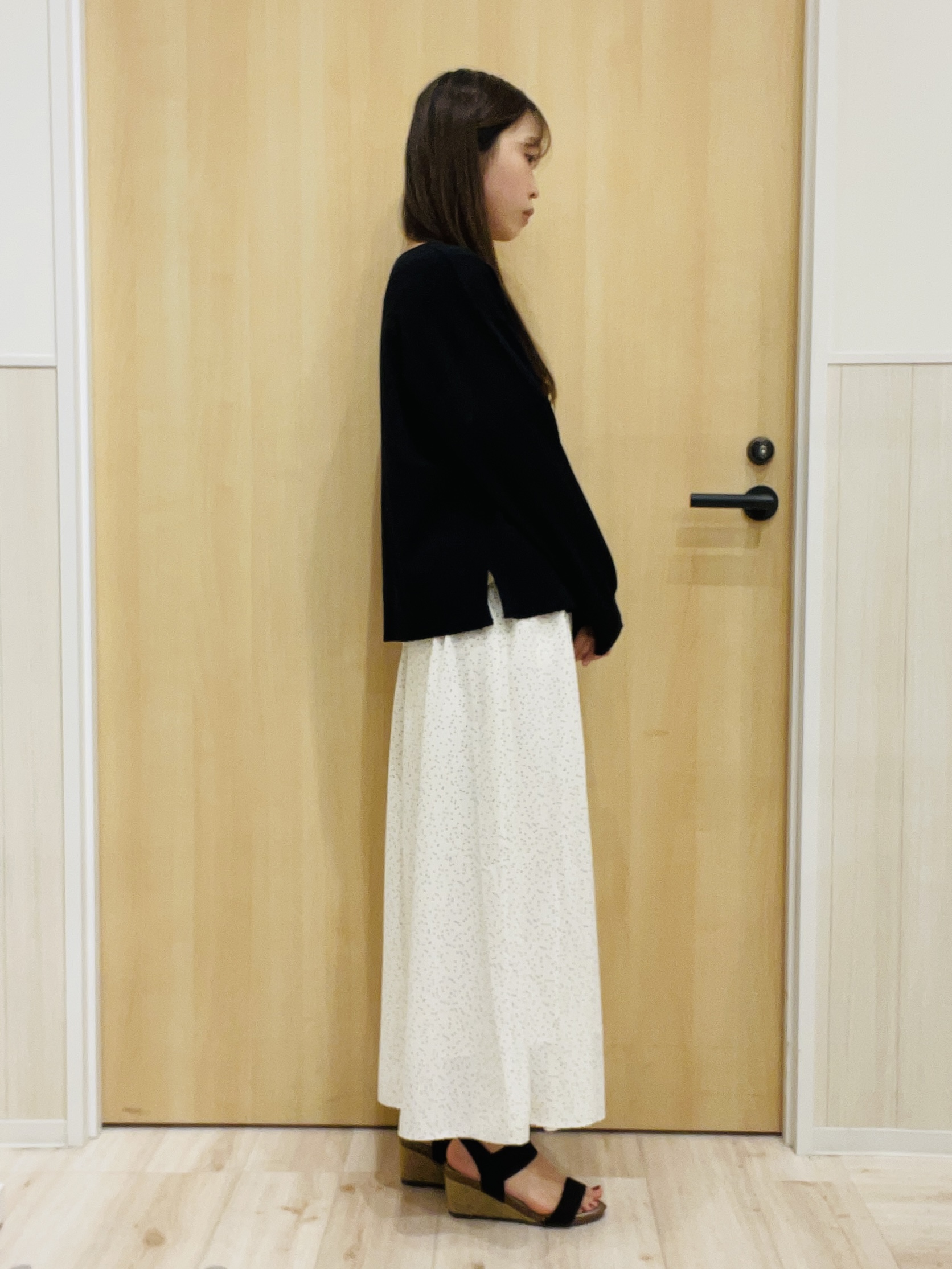 minamiさんの「SHOO･LA･RUE｜【洗濯後しわになりにくい/UV/S-LL】Tシャツ感覚できれい見え タックブラウス」を使ったコーディネート