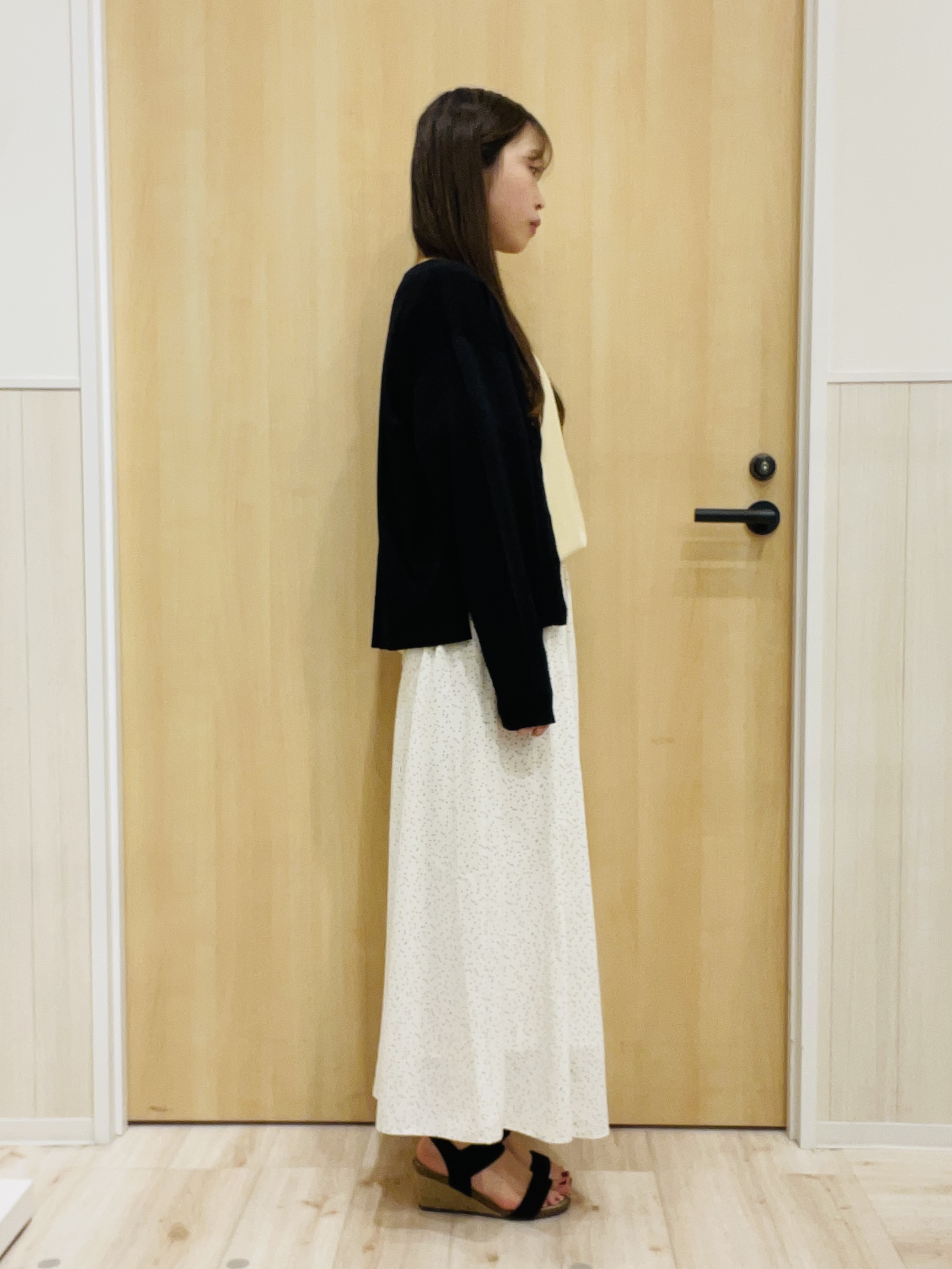 minamiさんの「SHOO･LA･RUE｜【洗濯後しわになりにくい/UV/S-LL】Tシャツ感覚できれい見え タックブラウス」を使ったコーディネート