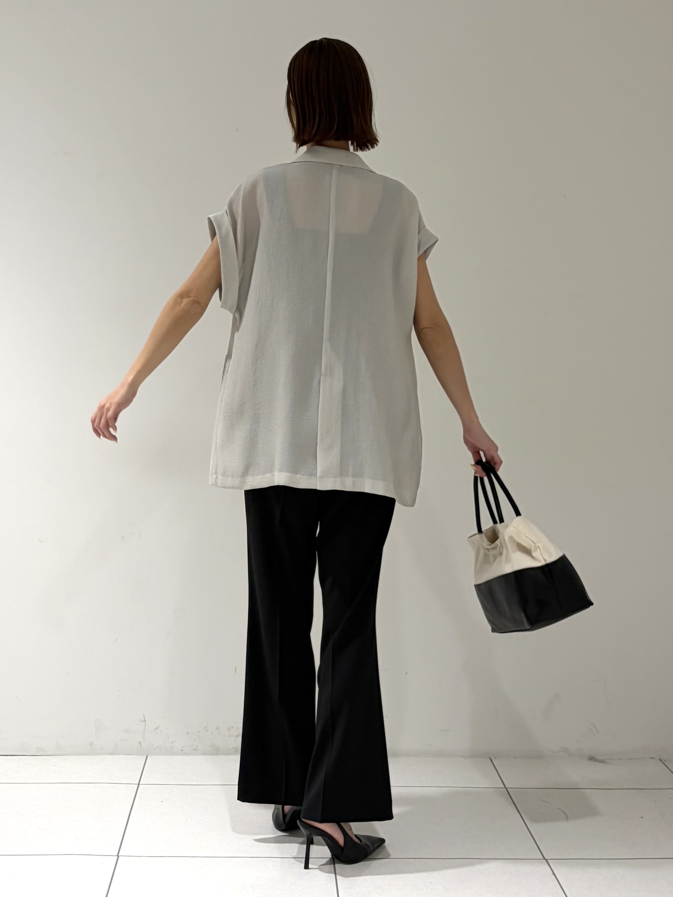 shioriさんの「INDIVI｜ワッシャーシアー半袖ダブルジャケット」を使ったコーディネート