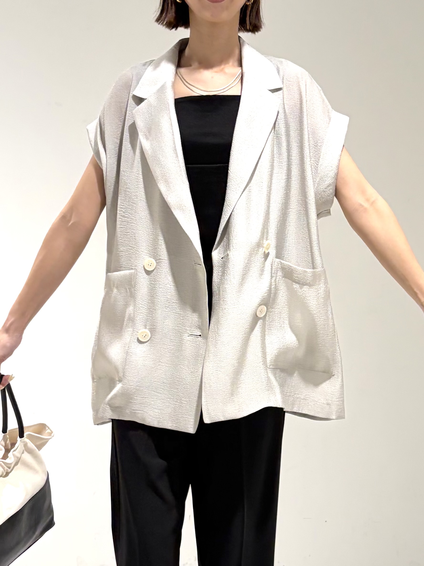 shioriさんの「INDIVI｜ワッシャーシアー半袖ダブルジャケット」を使ったコーディネート