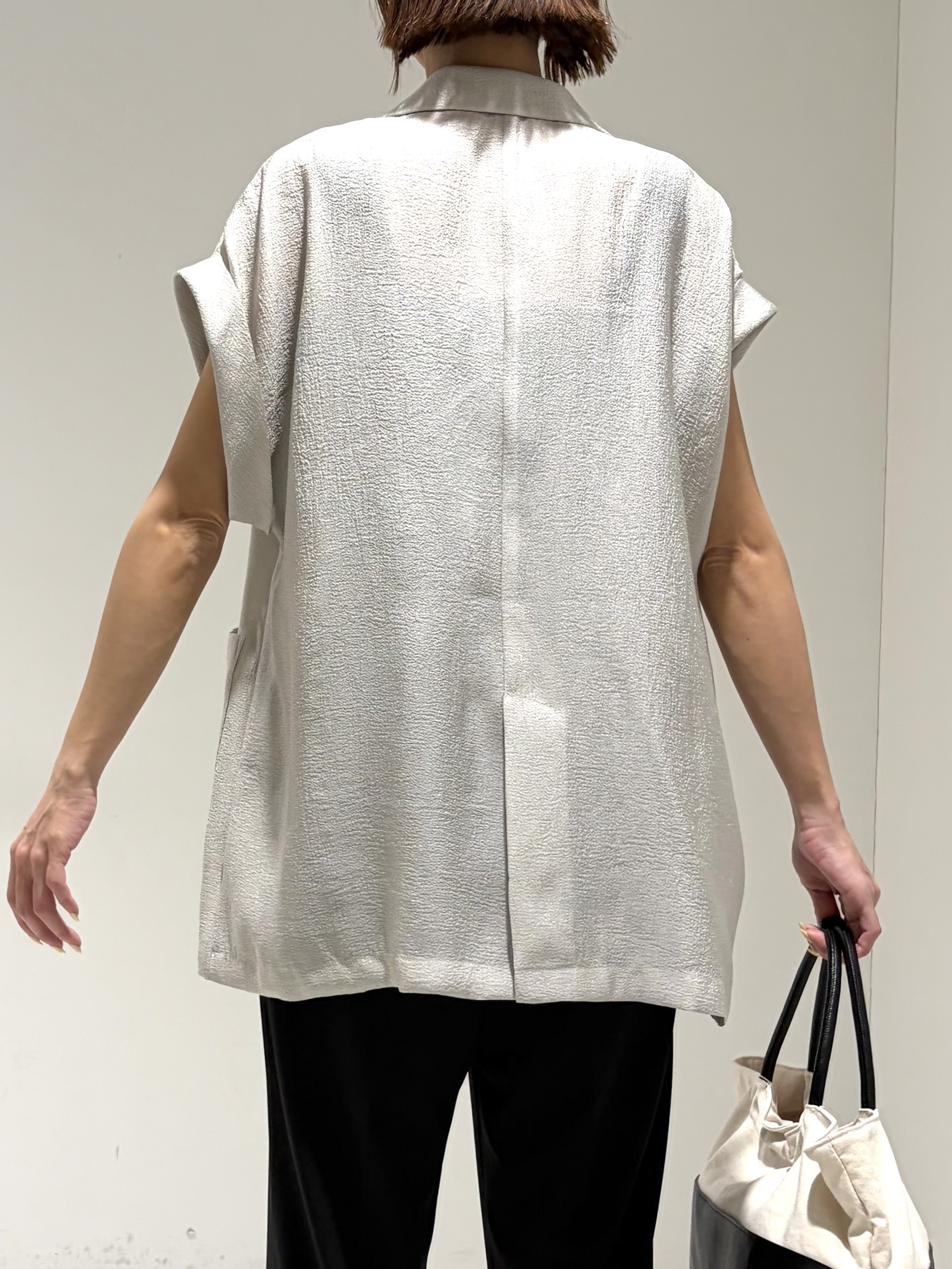 shioriさんの「INDIVI｜ワッシャーシアー半袖ダブルジャケット」を使ったコーディネート