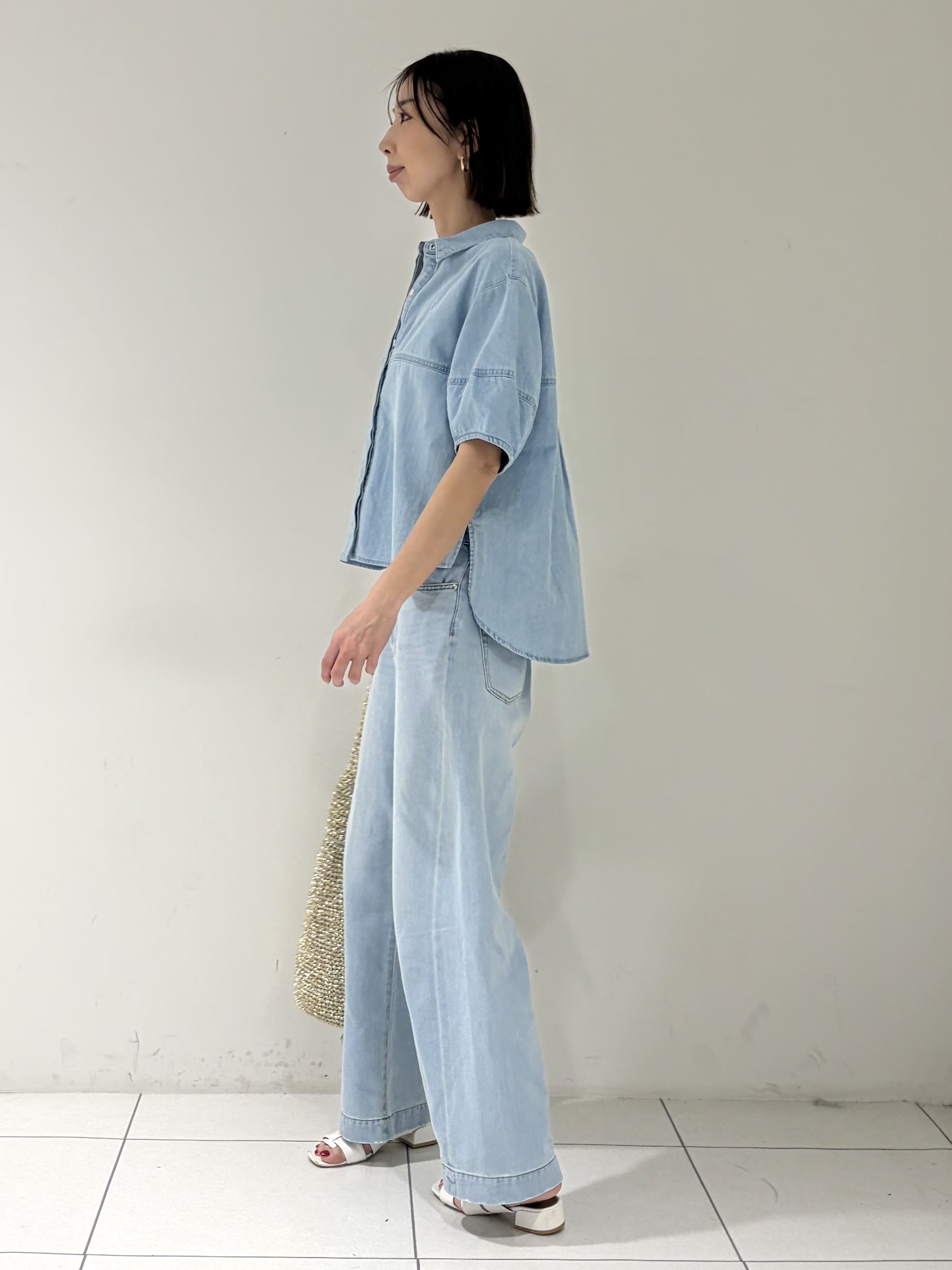 shioriさんの「INDIVI｜フォルムスリーブデニムシャツ」を使ったコーディネート