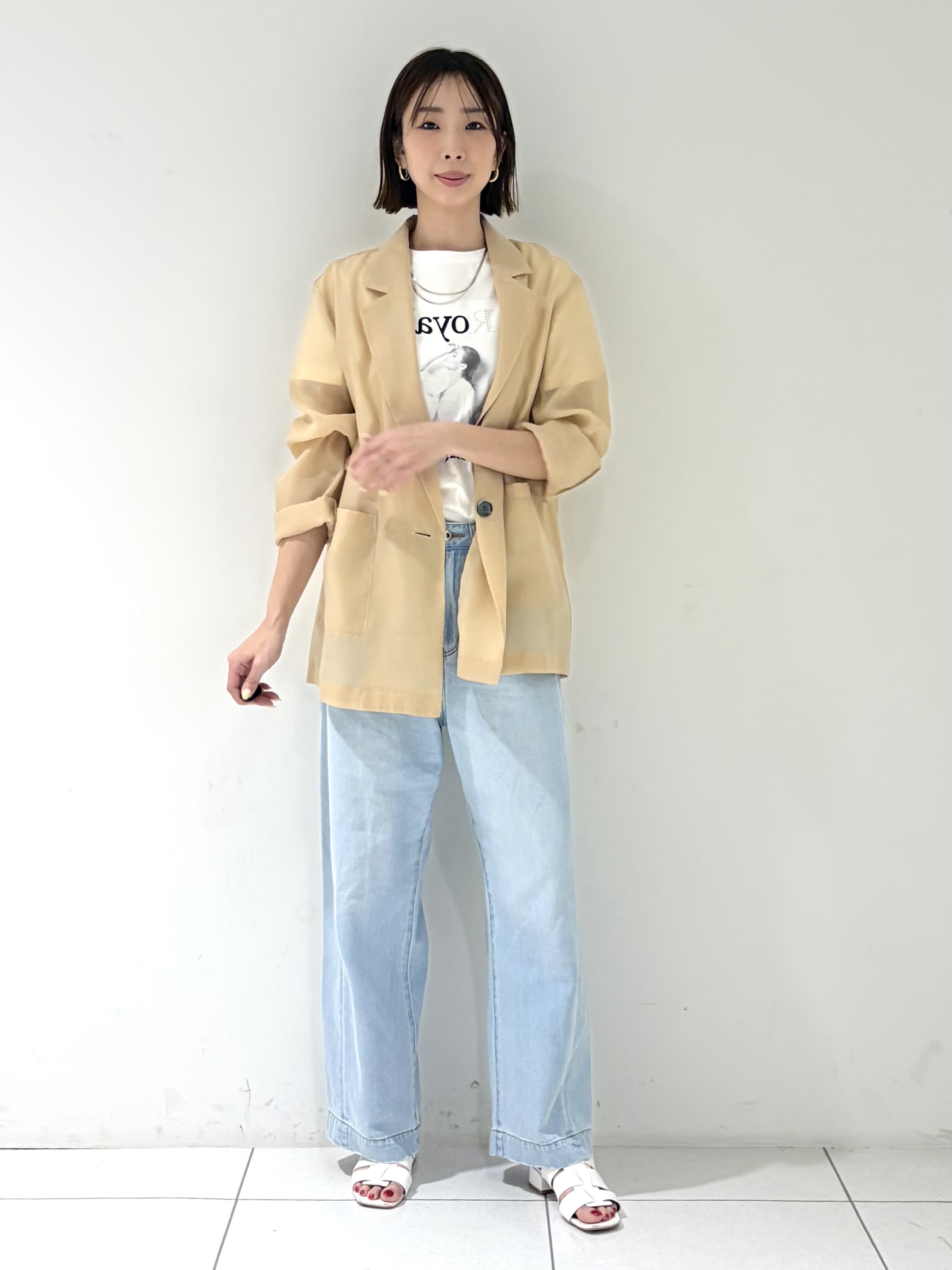 shioriさんの「INDIVI｜ハイライズワイドデニム【再入荷／マシンウォッシャブル】」を使ったコーディネート