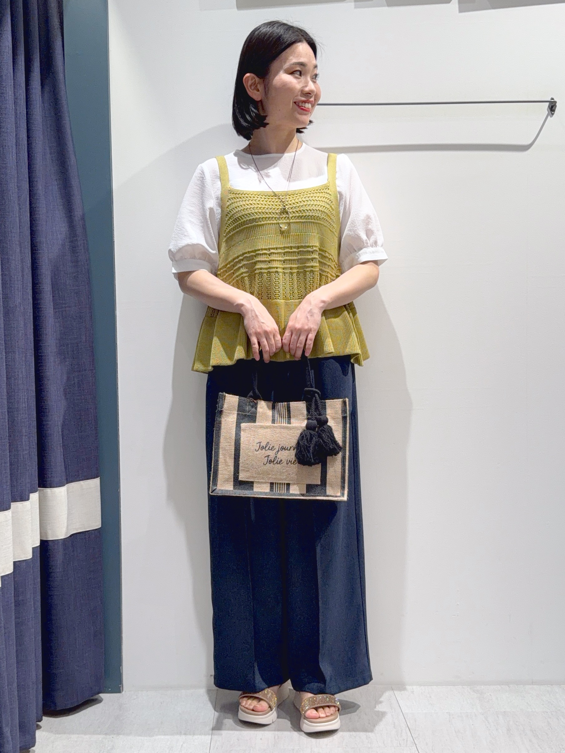 あんりさんの「grove｜【2点SET】着るだけで完成、透かし編みニットビスチェ&times;ブラウス」を使ったコーディネート