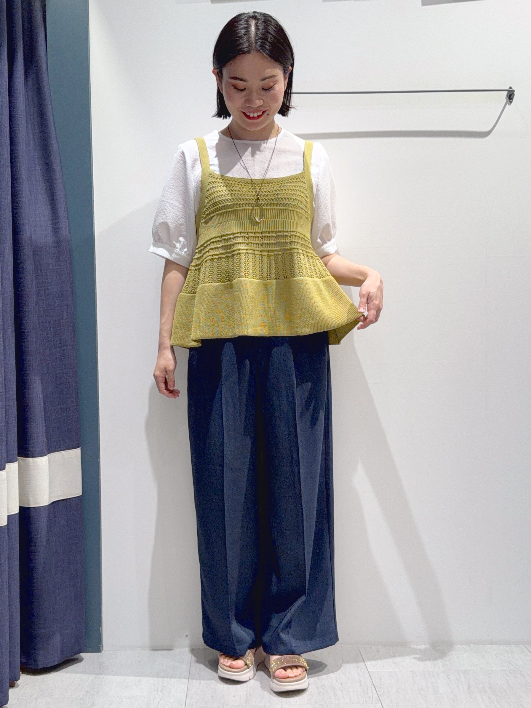あんりさんの「grove｜【2点SET】着るだけで完成、透かし編みニットビスチェ&times;ブラウス」を使ったコーディネート