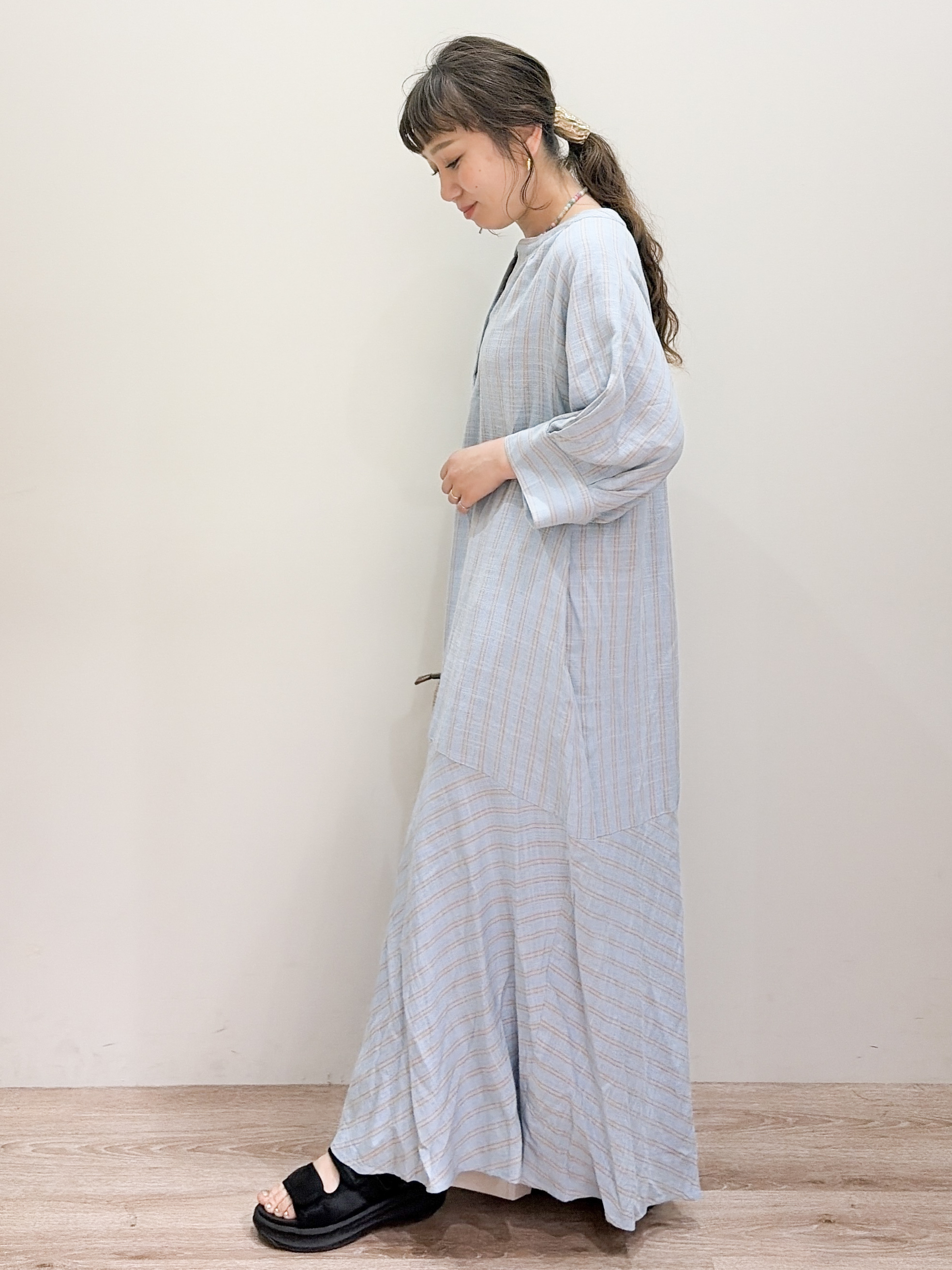 risayanさんの「OPAQUE.CLIP｜キーネックロングワンピース【洗える】」を使ったコーディネート