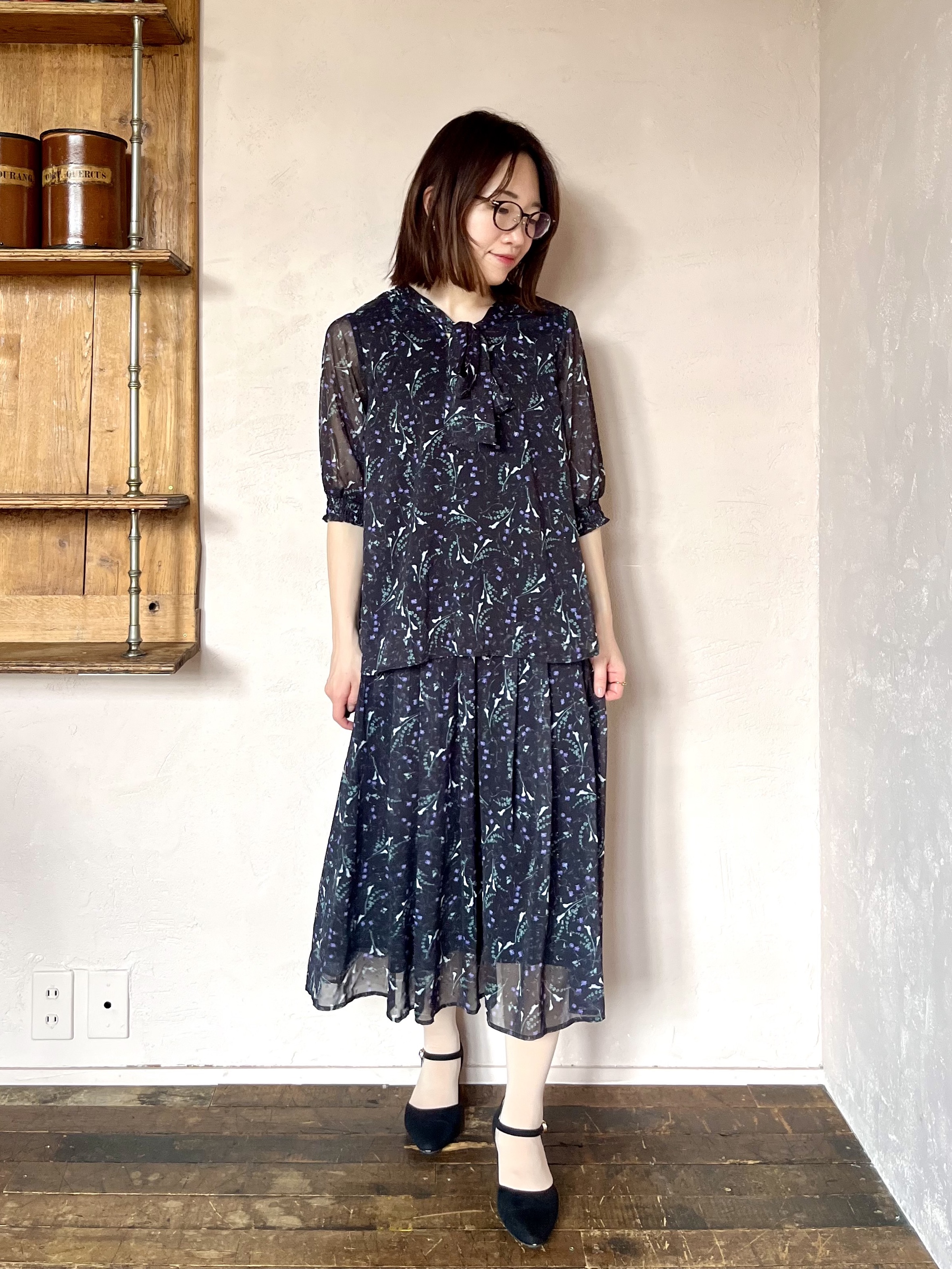 saoriさんの「【ITS&rsquo;DEMO &times; HIBIYA－KADAN】ドビーリボンブラウス」を使ったコーディネート