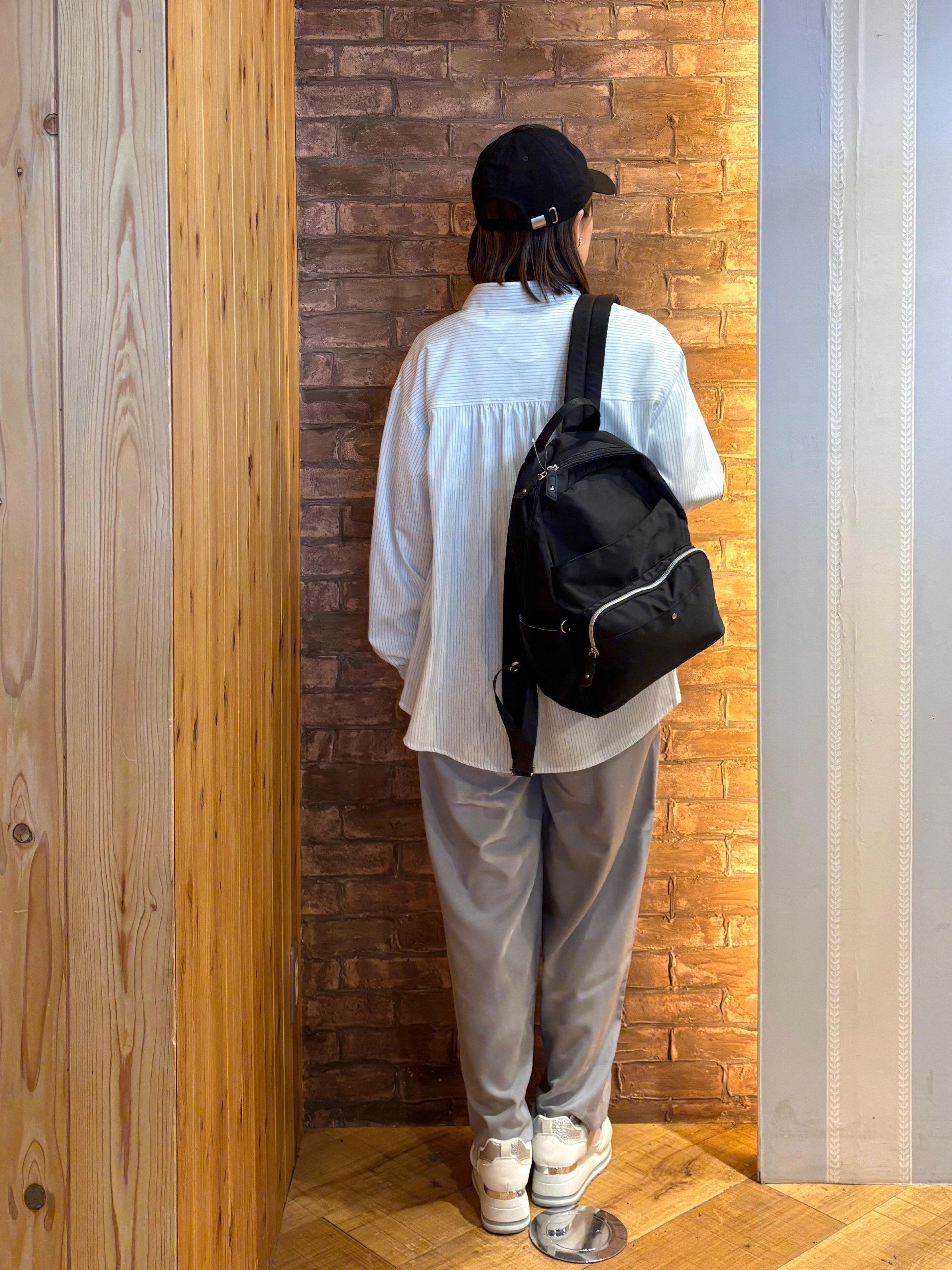 mieさんの「SHOO･LA･RUE｜【UV/吸水速乾/洗濯後しわになりにくい】ラッシュガードにもなる ストライプシャツ」を使ったコーディネート
