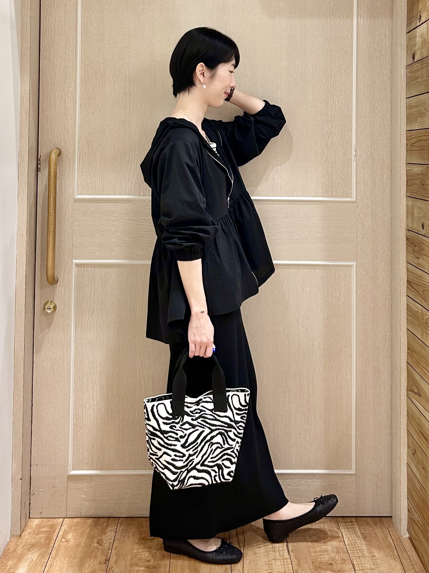 ちぐささんの「SHOO･LA･RUE｜【S-LL/体型カバー】日焼け対策にも女性らしさを UVカットペプラムパーカ」を使ったコーディネート