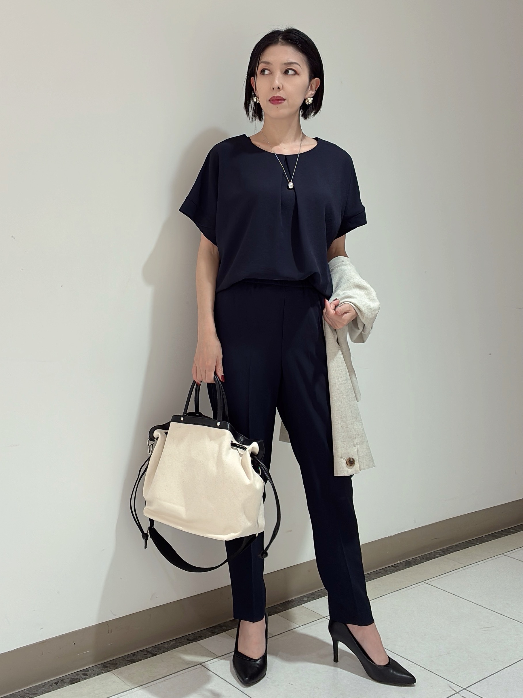環さんの「UNTITLED｜◆【さらりと快適/セットアップ可/UV/接触冷感】スラブカラーレスジャケット」を使ったコーディネート