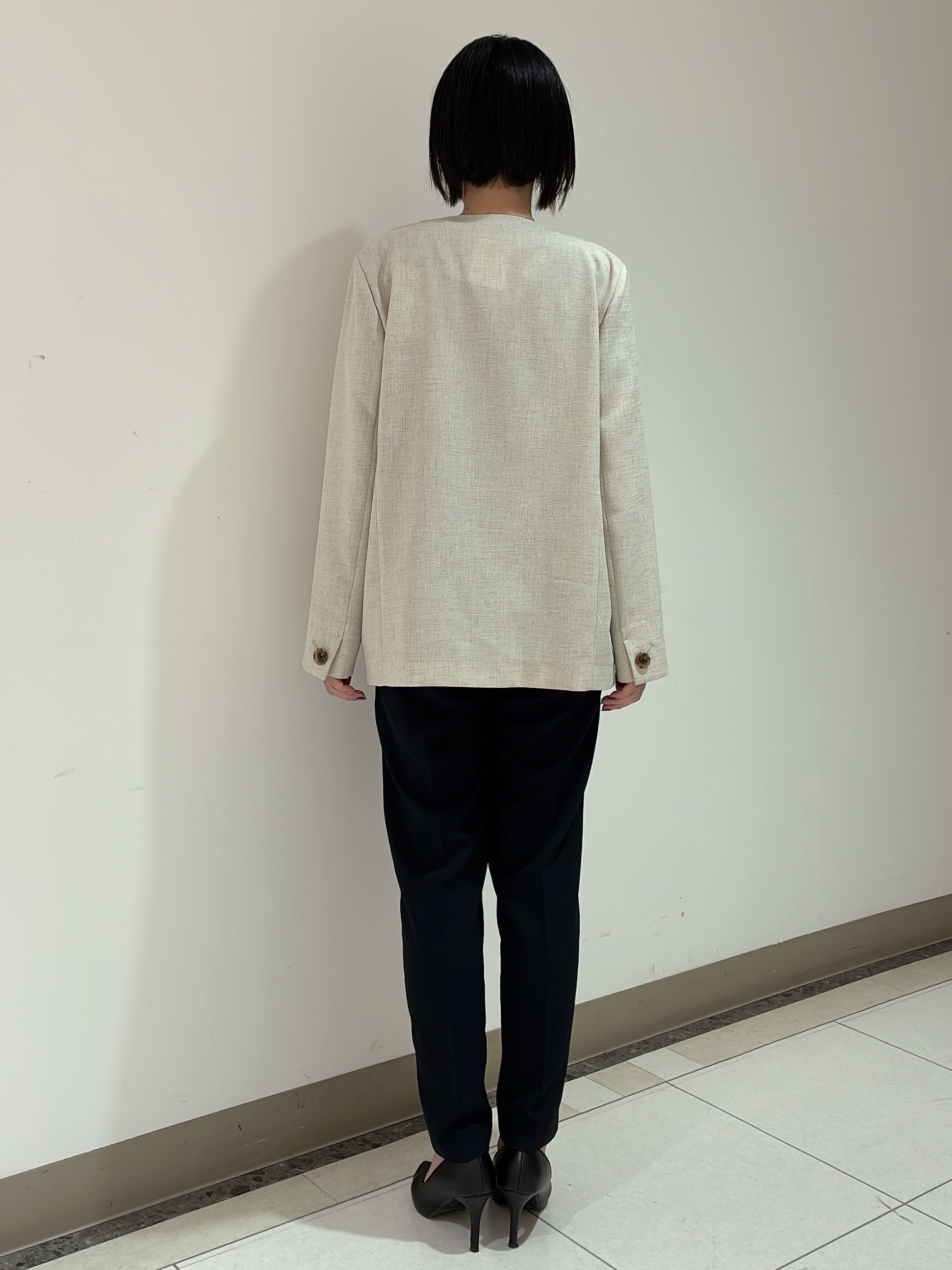 環さんの「UNTITLED｜◆【さらりと快適/セットアップ可/UV/接触冷感】スラブカラーレスジャケット」を使ったコーディネート