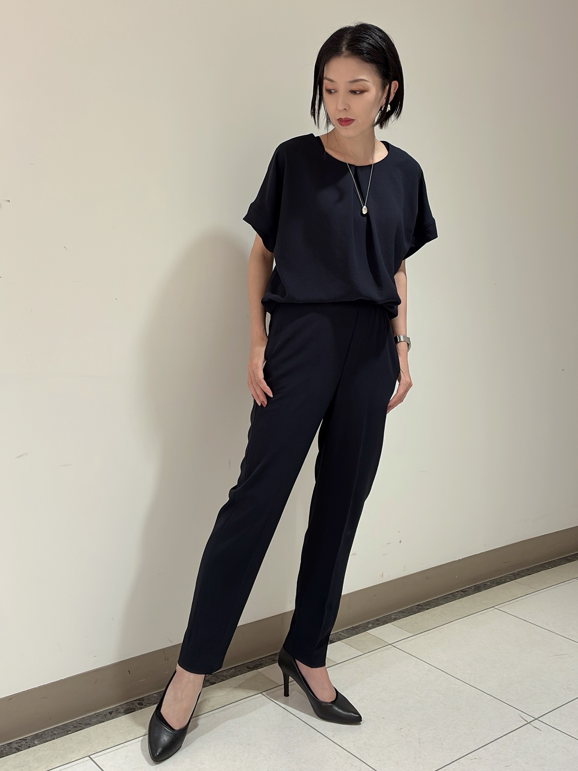 環さんの「UNTITLED｜◆【さらりと快適/セットアップ可/UV/接触冷感】スラブカラーレスジャケット」を使ったコーディネート