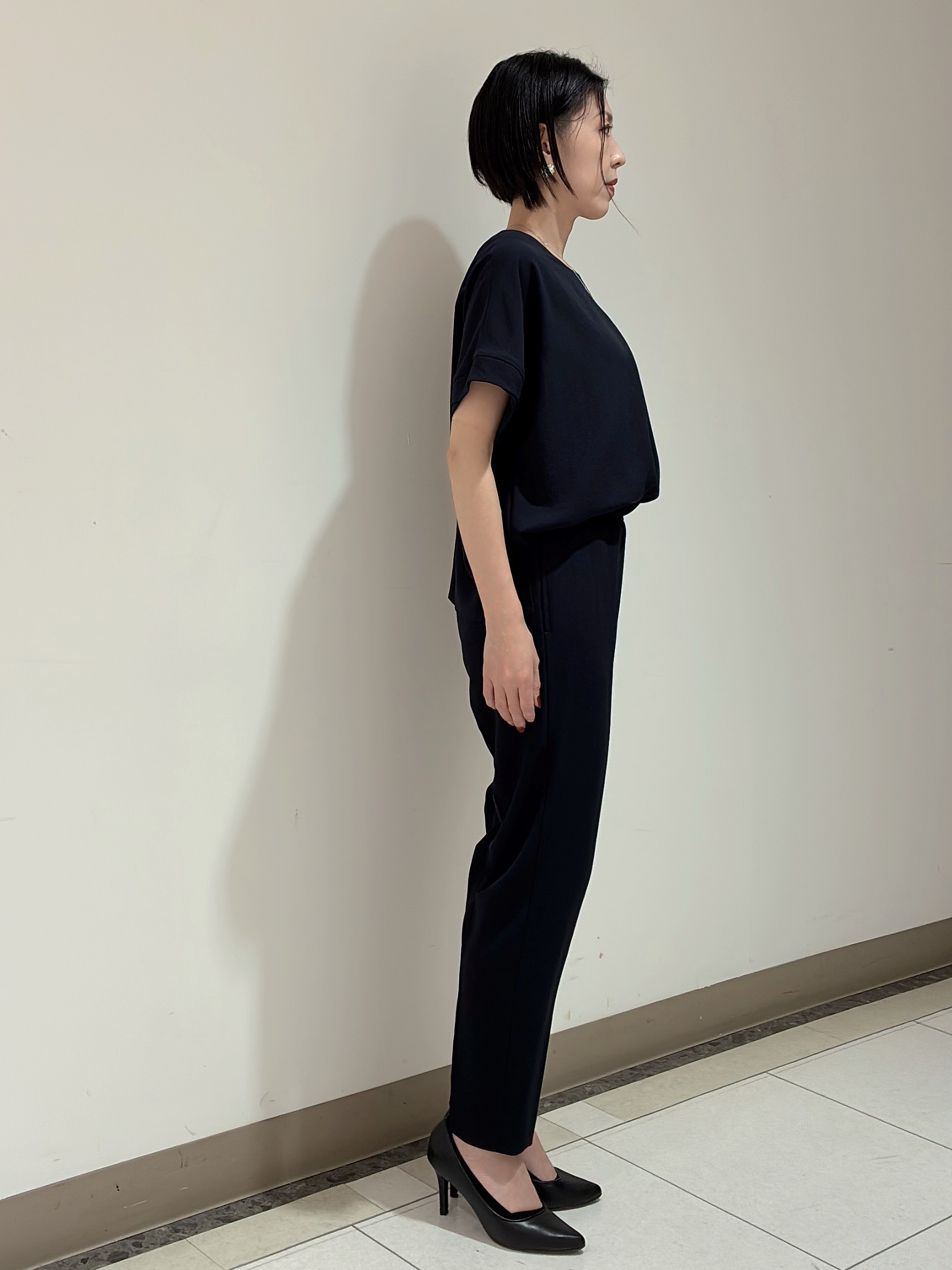環さんの「UNTITLED｜◆【さらりと快適/セットアップ可/UV/接触冷感】スラブカラーレスジャケット」を使ったコーディネート