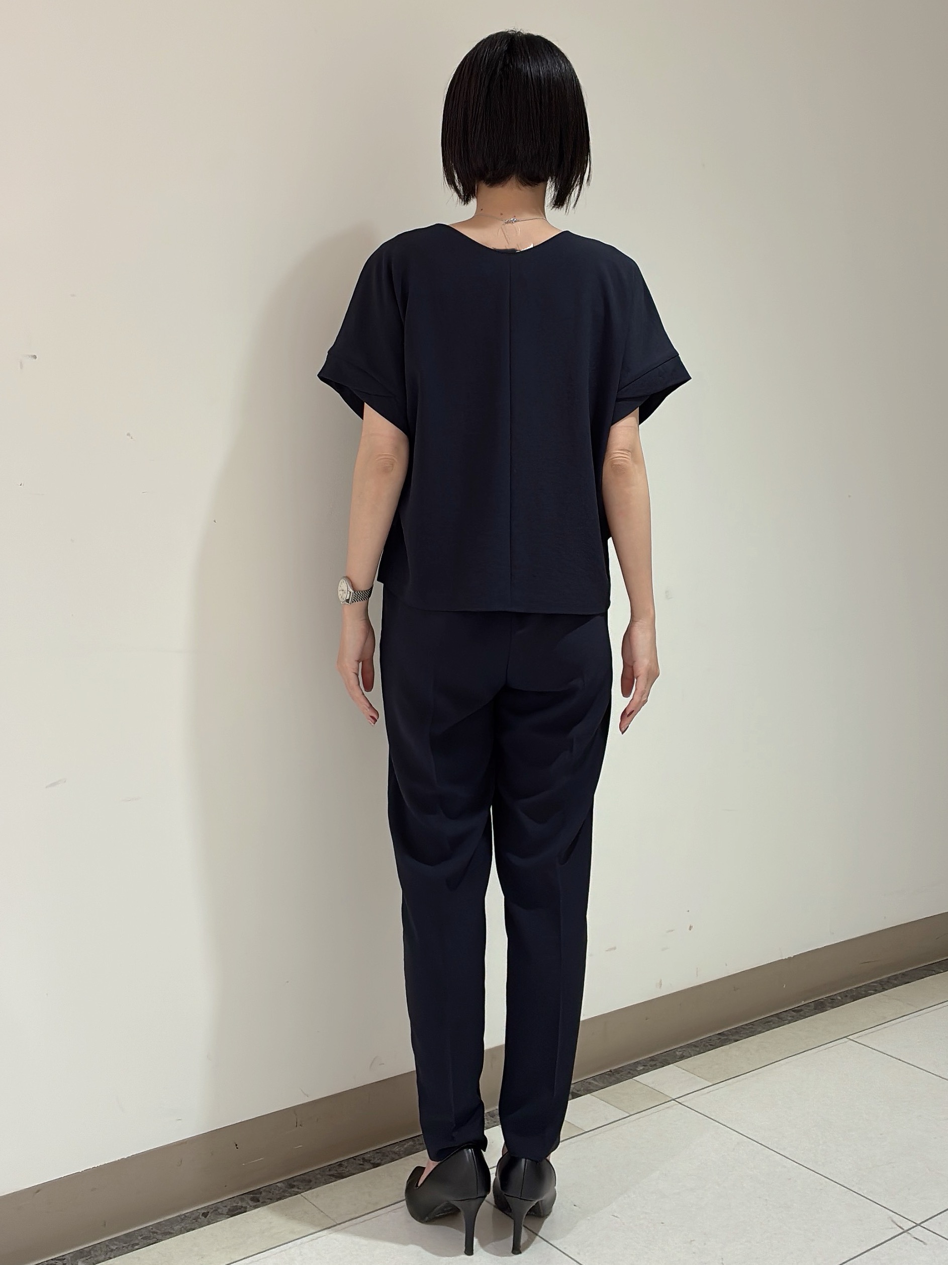 環さんの「UNTITLED｜◆【さらりと快適/セットアップ可/UV/接触冷感】スラブカラーレスジャケット」を使ったコーディネート