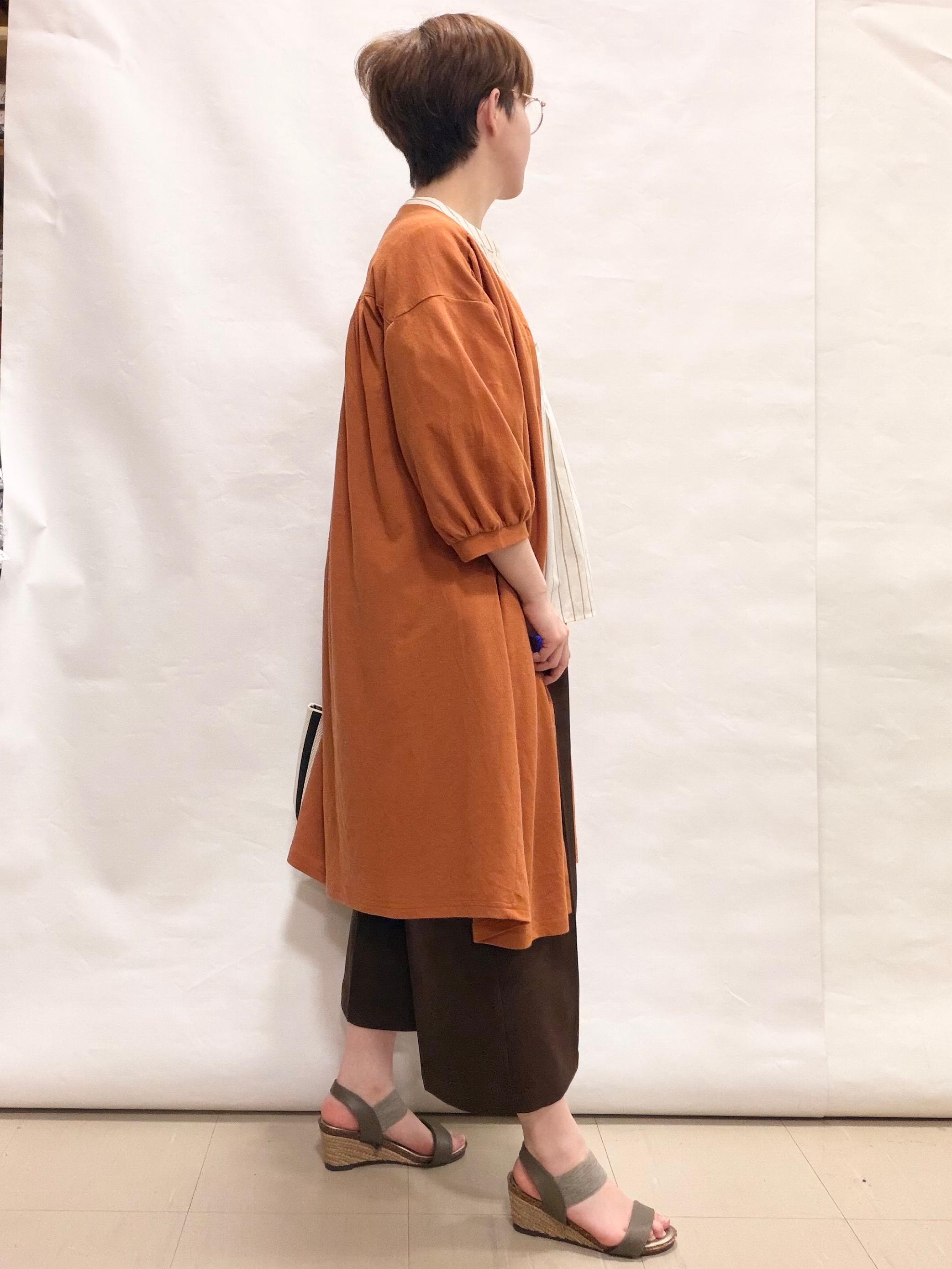 なっちゃんさんの「SHOO･LA･RUE｜【洗濯機可/S-LL】1枚でも羽織でも キーネックシャツワンピース」を使ったコーディネート