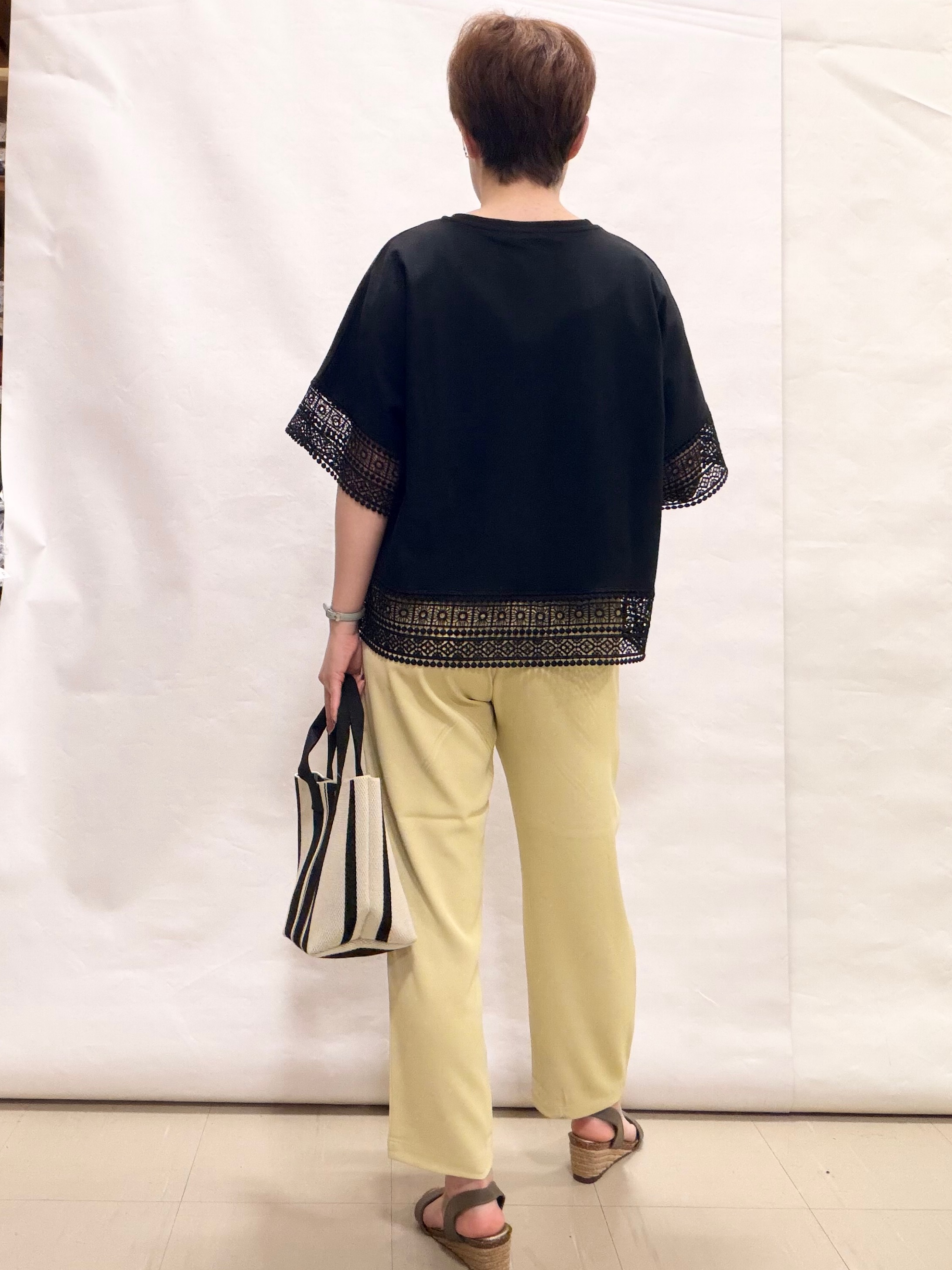 なっちゃんさんの「SHOO･LA･RUE｜【洗濯機可/体型カバー/S-LL】レース使いがポイント デザインTシャツ」を使ったコーディネート