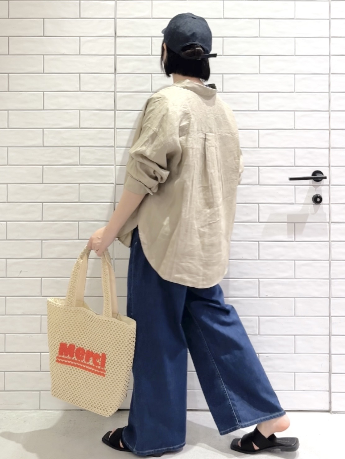 しおりさんの「OPAQUE.CLIP｜フレンチリネンシャツ／カシュクール【洗濯機OK】《5col》」を使ったコーディネート