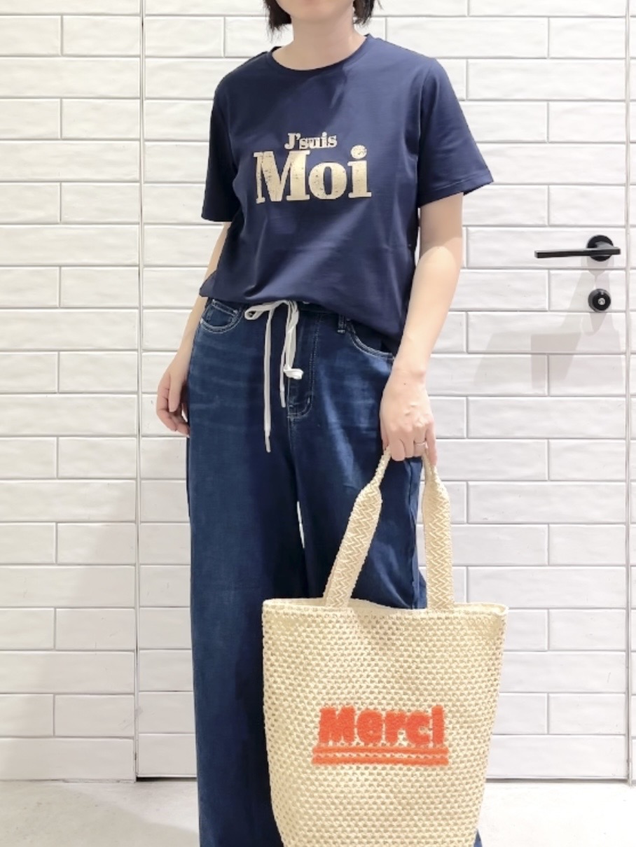 しおりさんの「OPAQUE.CLIP｜アソートロゴTシャツ【洗濯機OK】」を使ったコーディネート