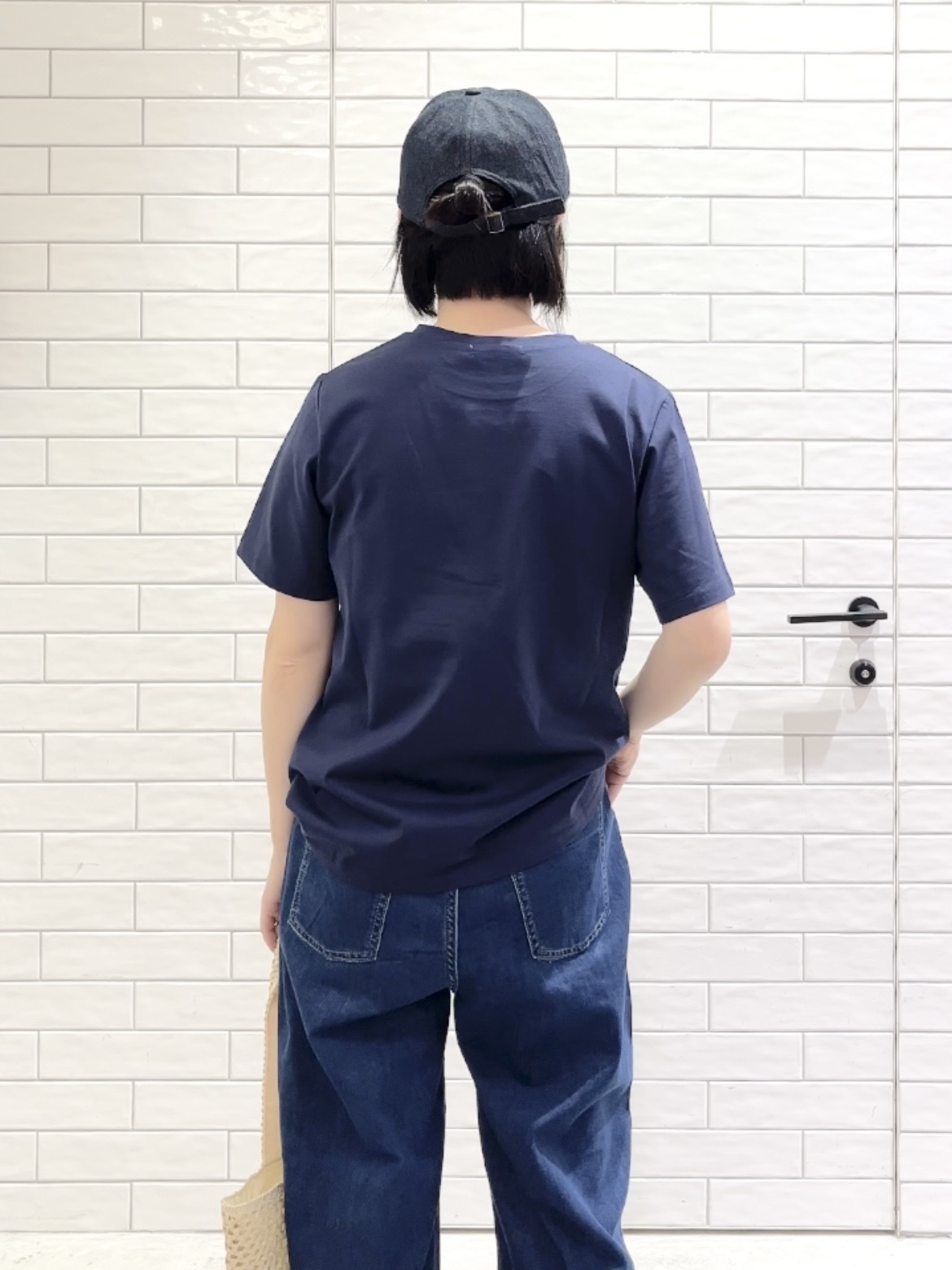 しおりさんの「OPAQUE.CLIP｜アソートロゴTシャツ【洗濯機OK】」を使ったコーディネート