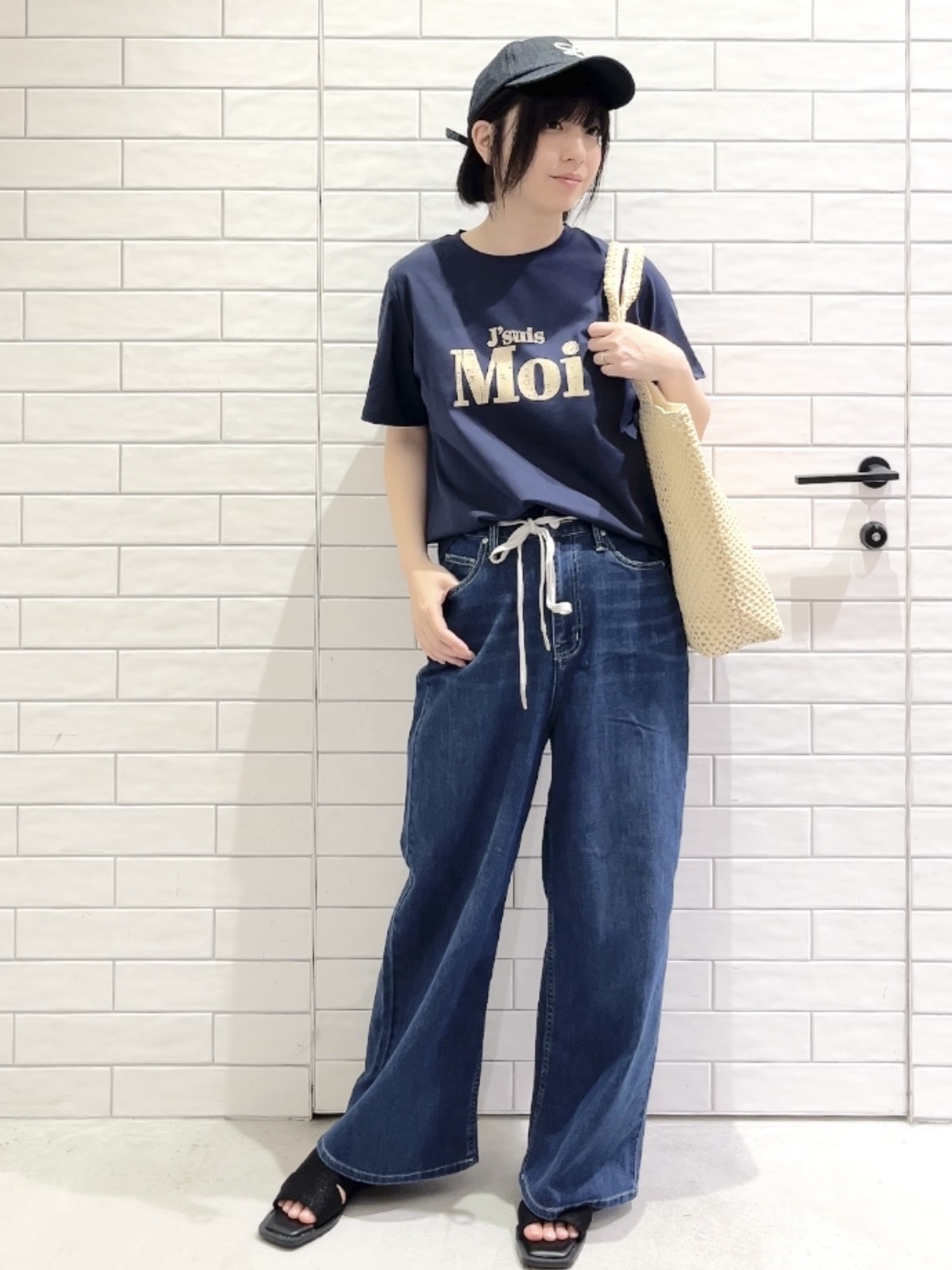 しおりさんの「OPAQUE.CLIP｜アソートロゴTシャツ【洗濯機OK】」を使ったコーディネート