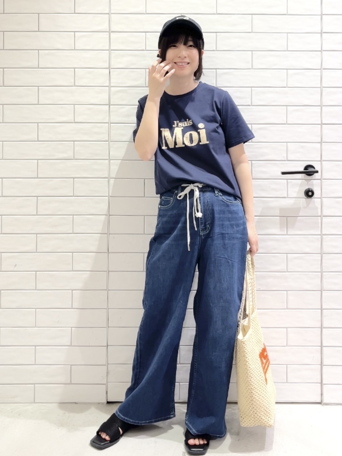 しおりさんの「OPAQUE.CLIP｜アソートロゴTシャツ【洗濯機OK】」を使ったコーディネート
